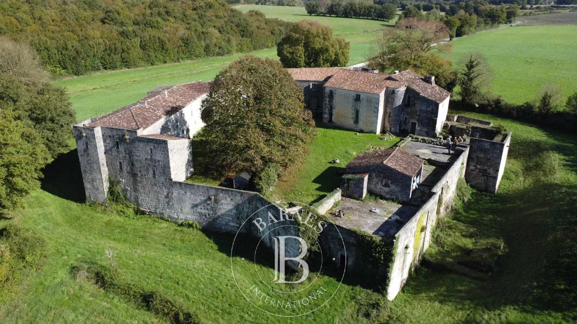 Château Saintes  -  ref 85390968 (picture 3)