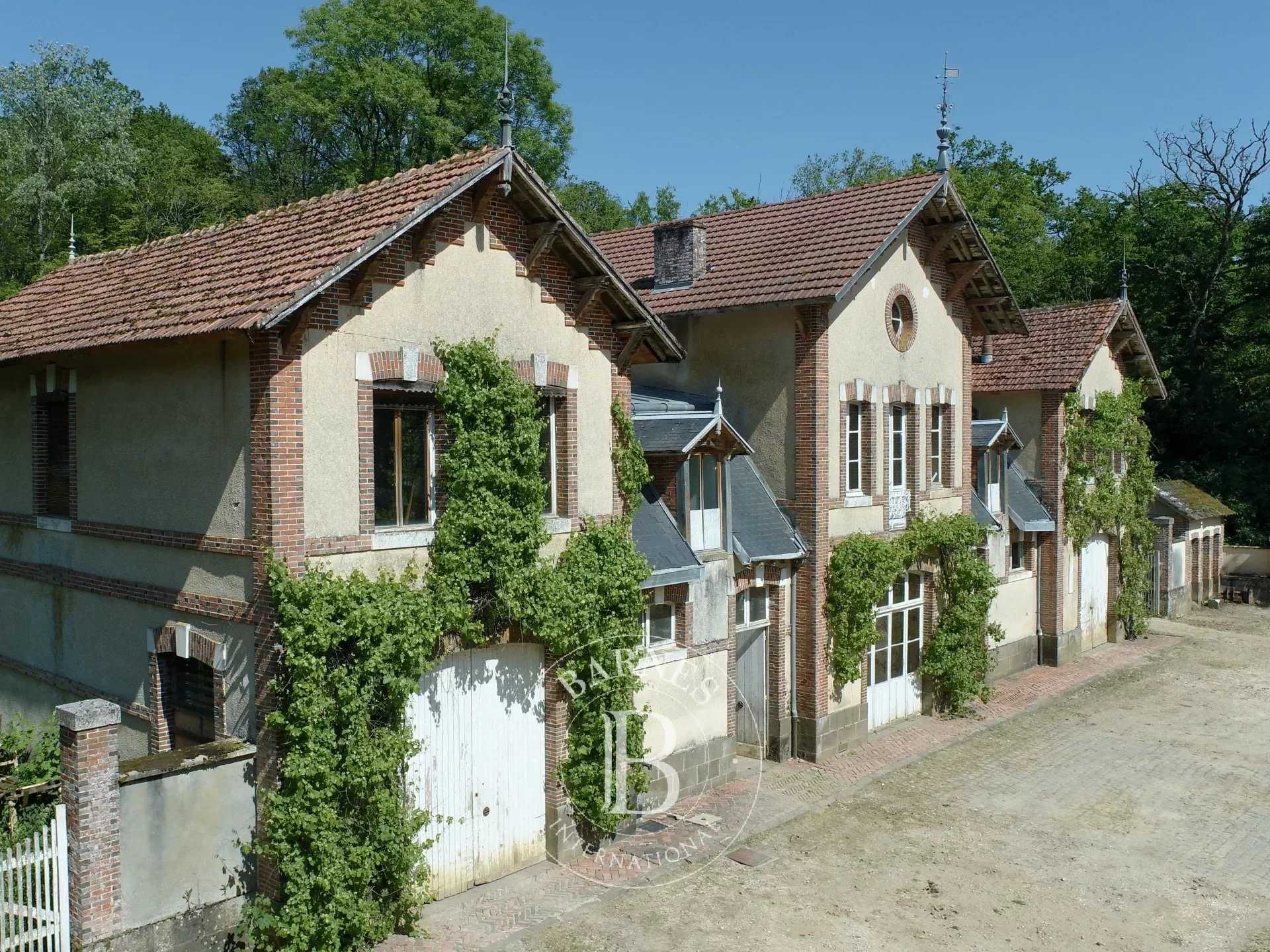 Château Moutiers-en-Puisaye  -  ref 82669029 (picture 2)