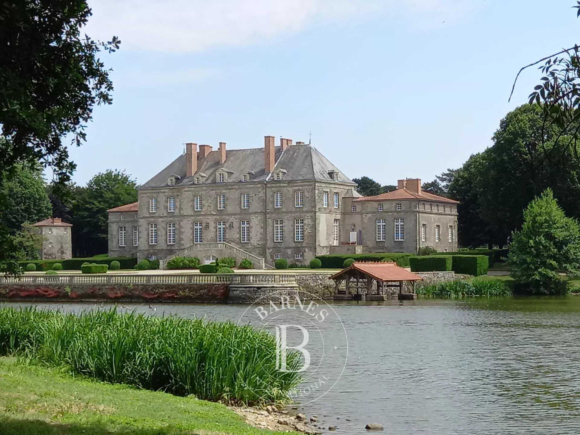 Château Nantes  -  ref 86018701 (picture 1)