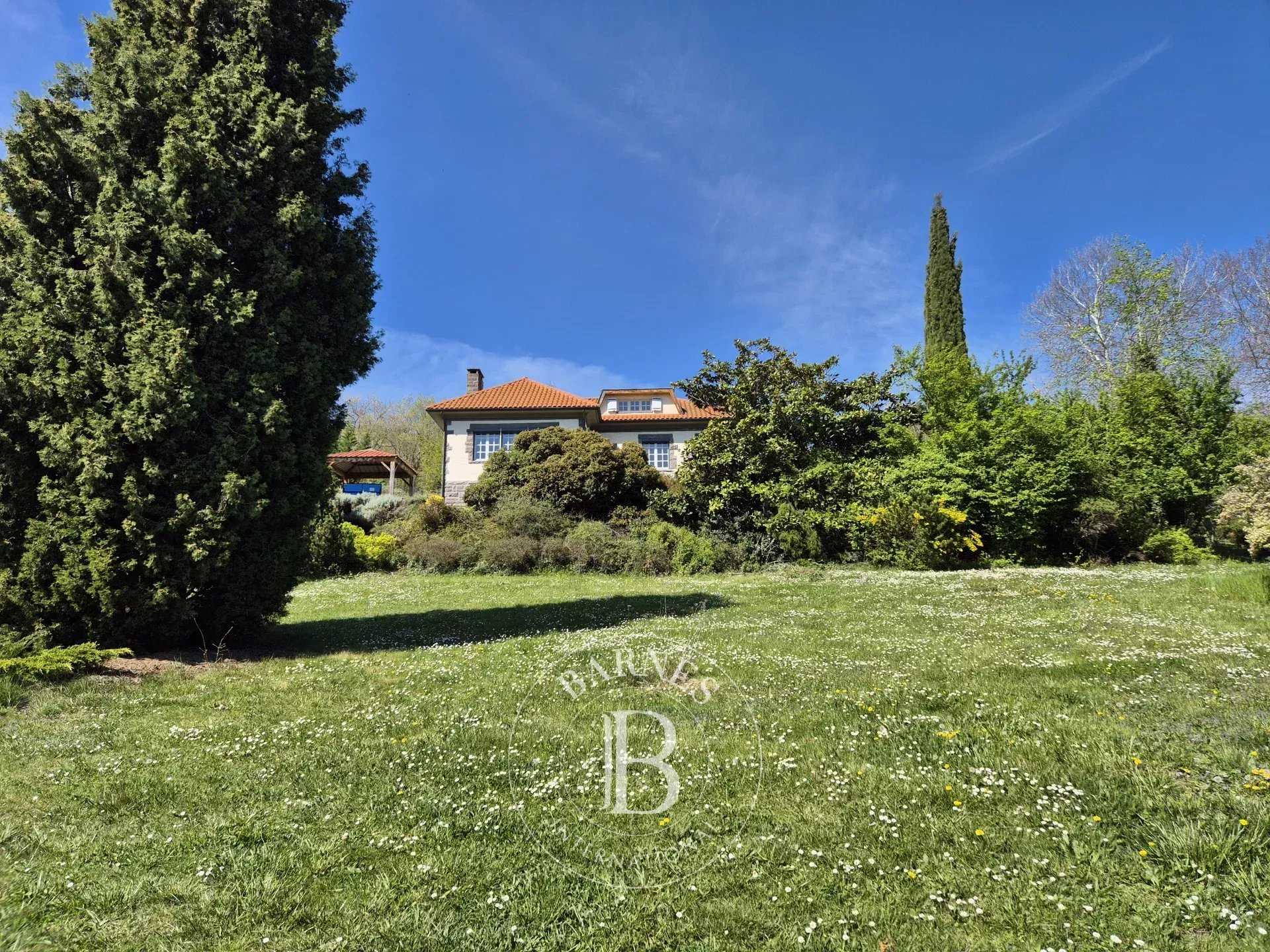 Maison Volvic  -  ref 85598787 (picture 2)