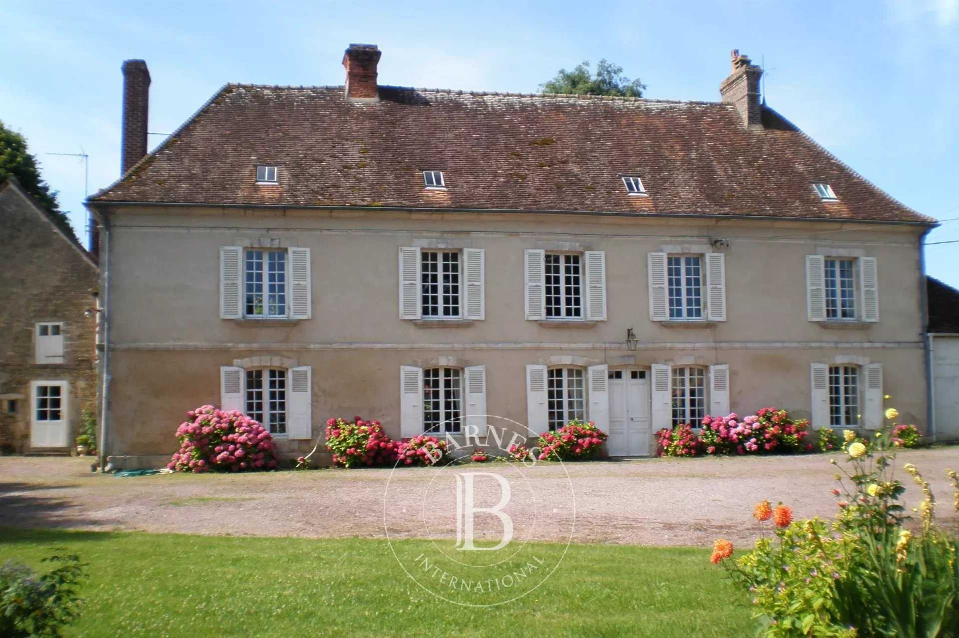 Vimoutiers  - House 7 Bedrooms