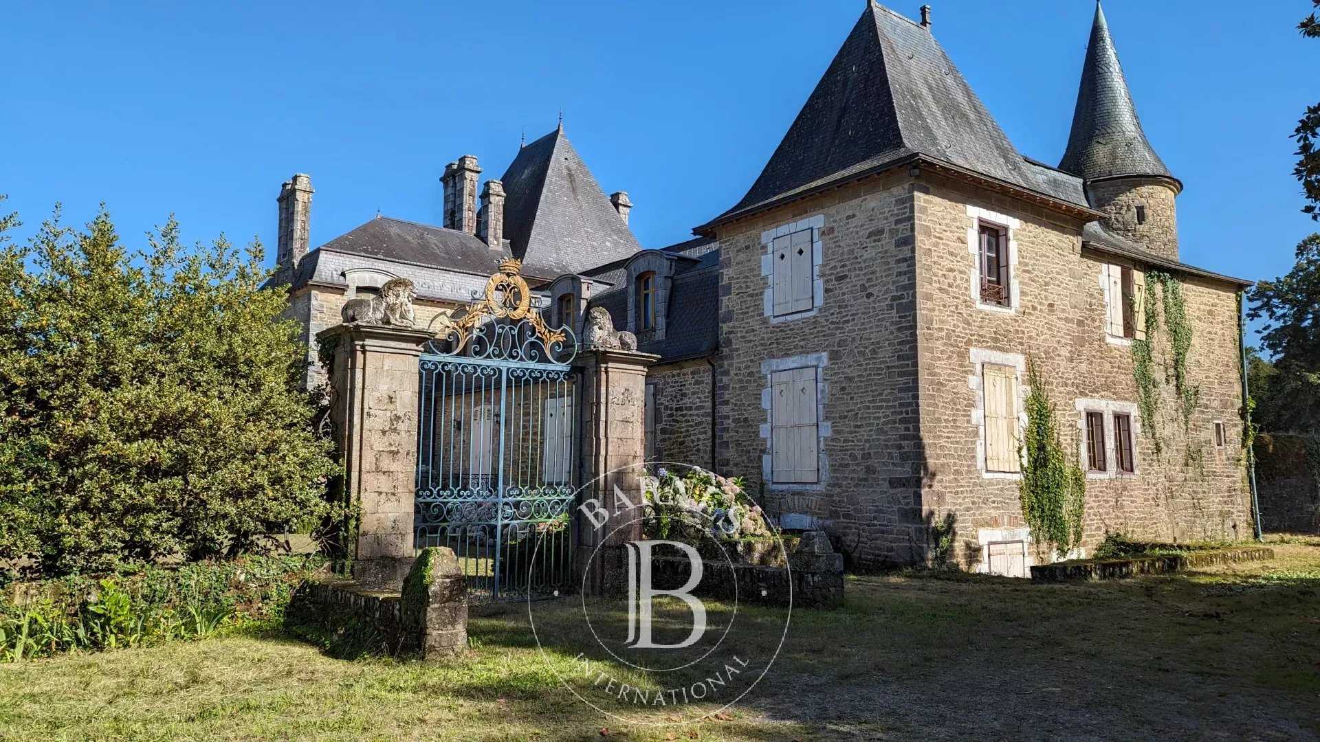 Château Auray  -  ref 83448138 (picture 1)
