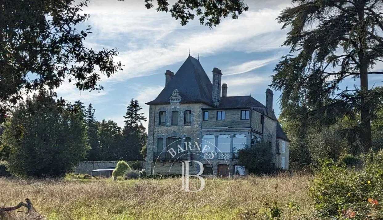 Château Auray  -  ref 83448138 (picture 2)