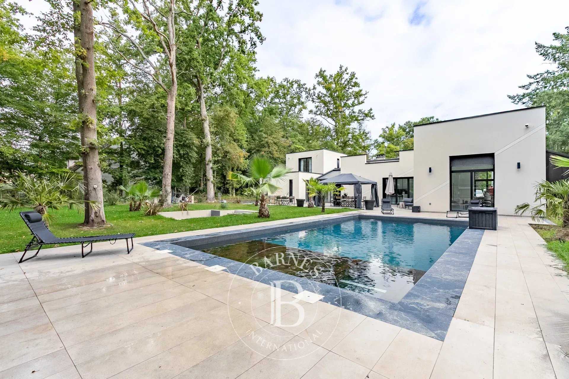 Villa Lamorlaye  -  ref 86194663 (picture 1)