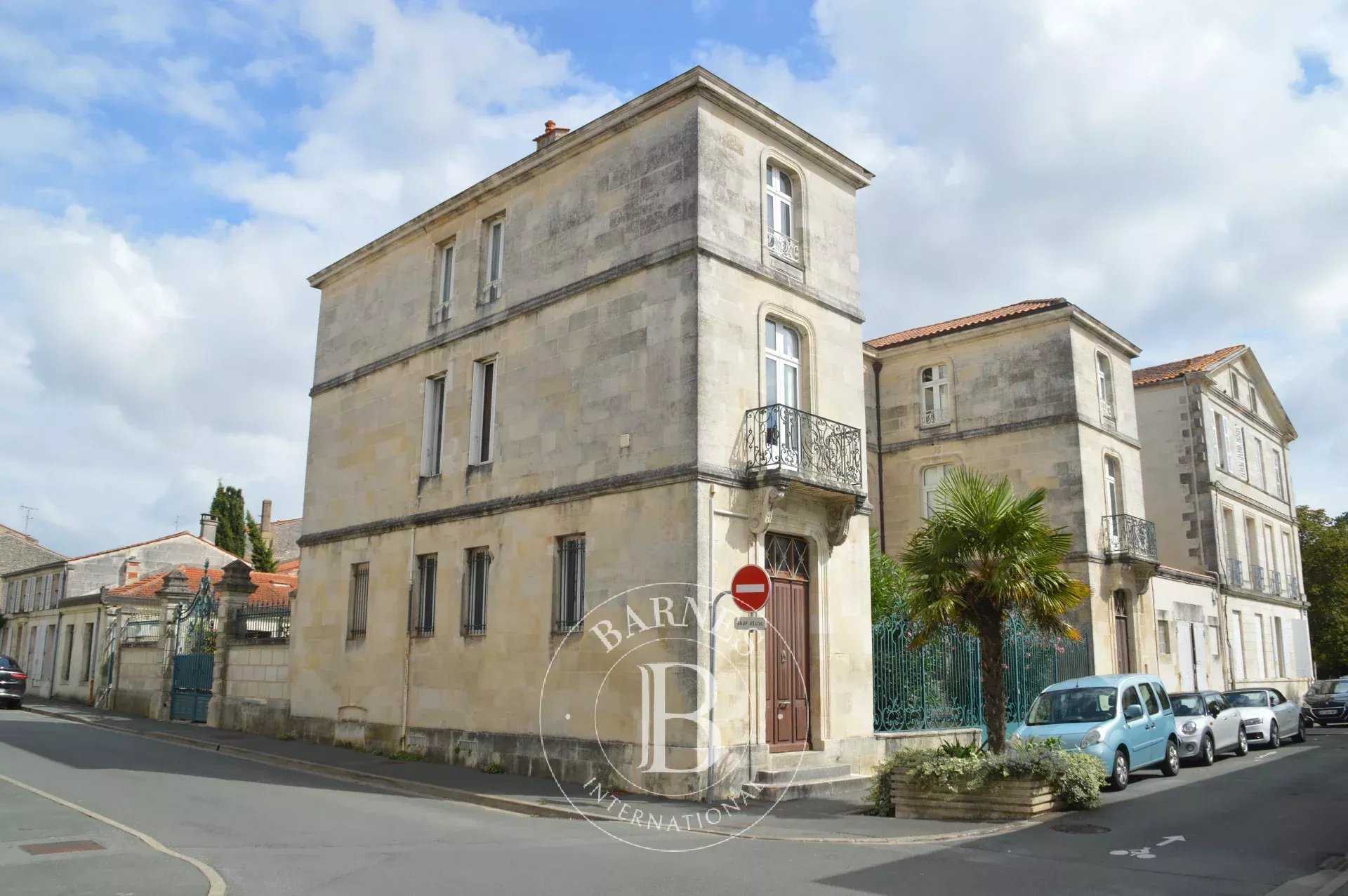 Mansion Rochefort  -  ref 85256161 (picture 1)