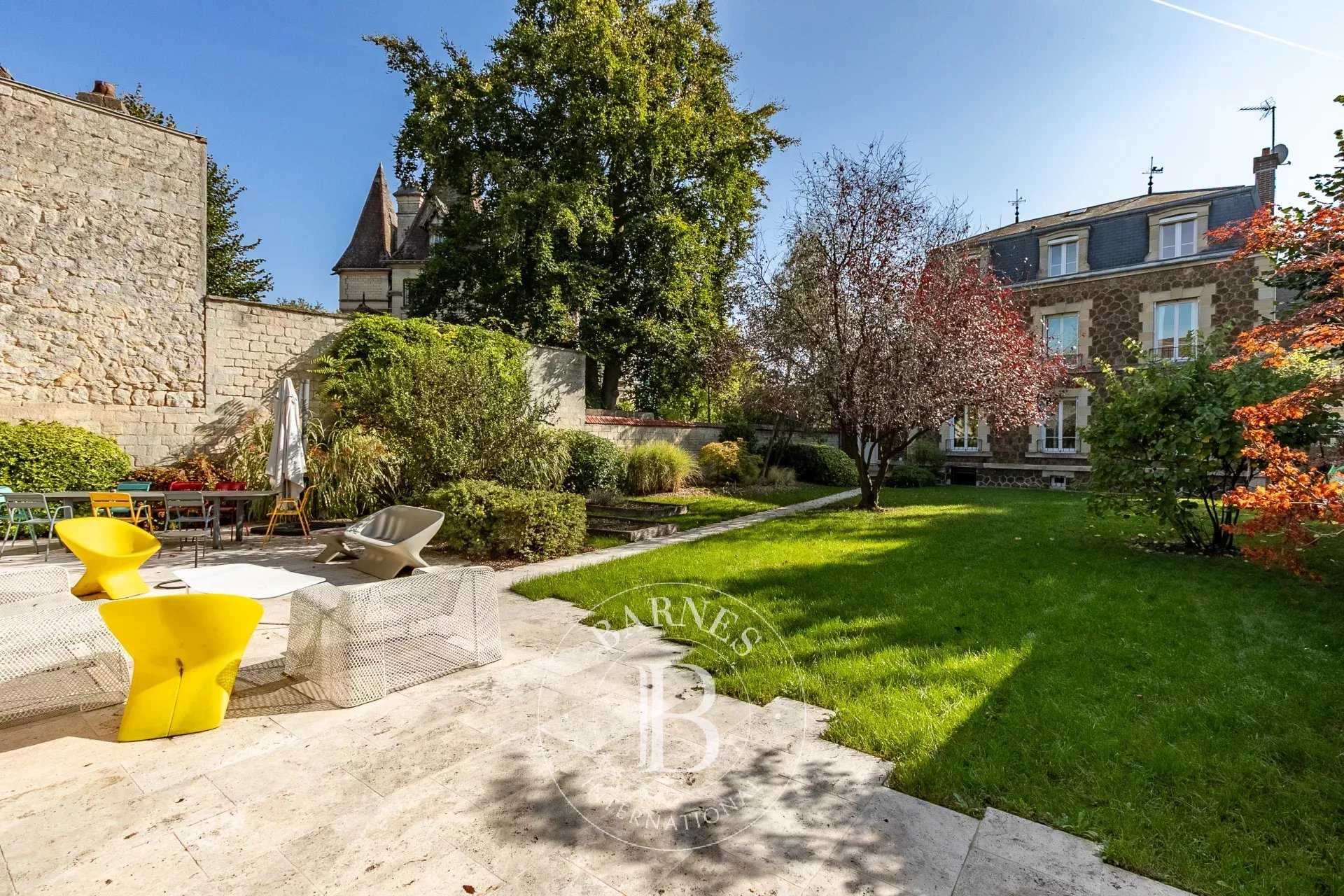 Propriété Chantilly  -  ref 86354394 (picture 1)