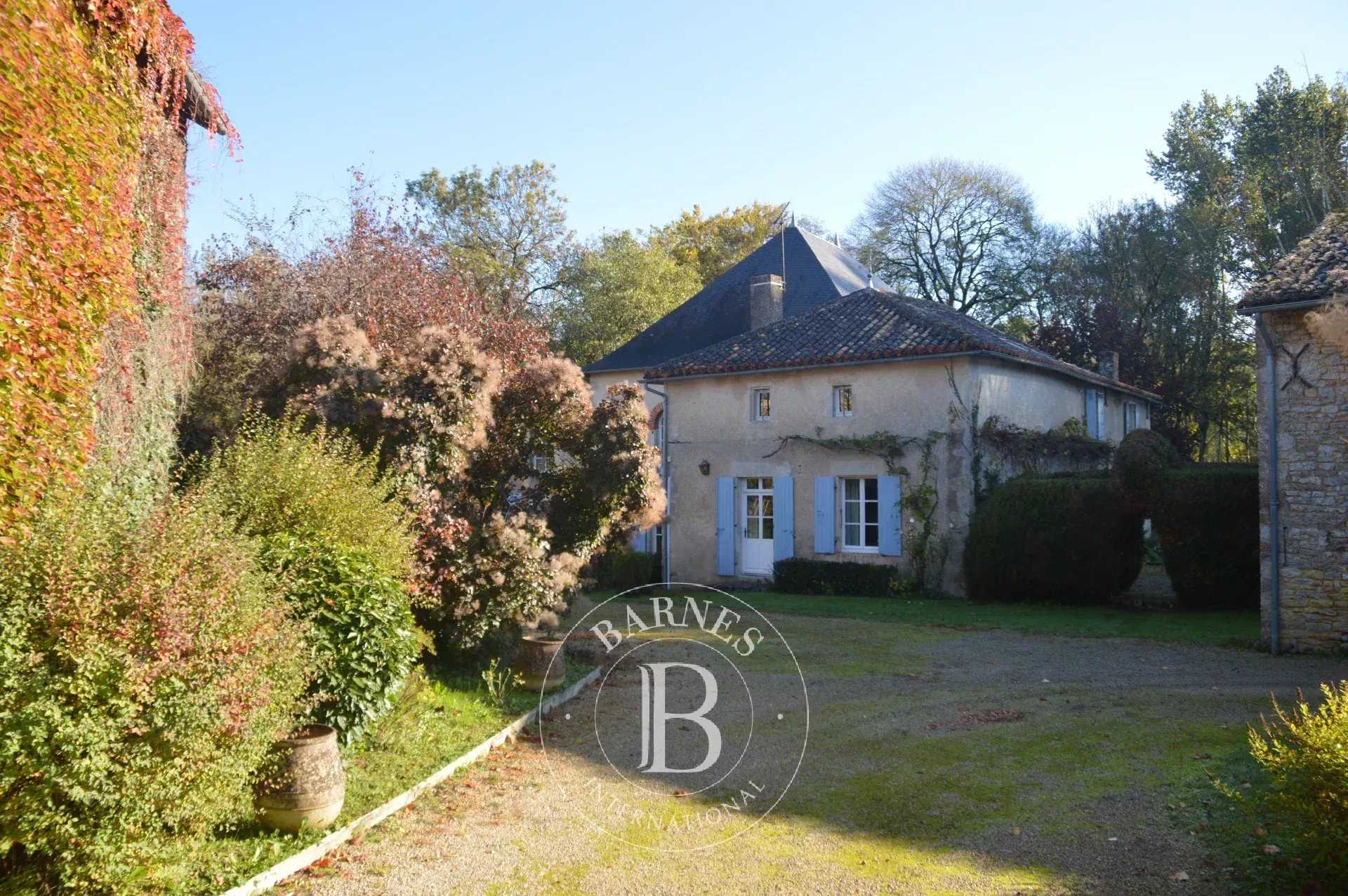 Maison Poitiers  -  ref 85368535 (picture 1)