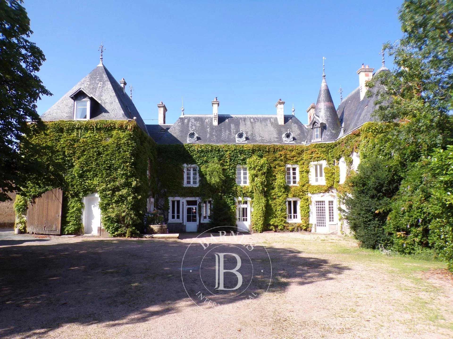 La Roche-sur-Yon  - Château 15 Pièces