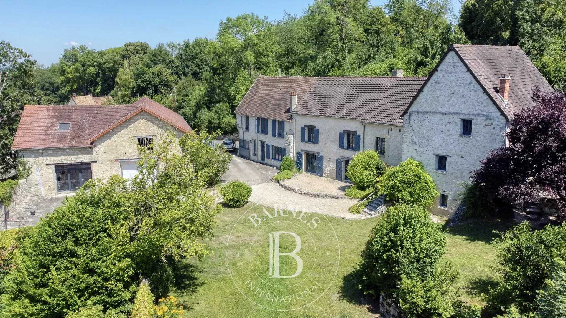 House Parnes  -  ref 85848156 (picture 2)