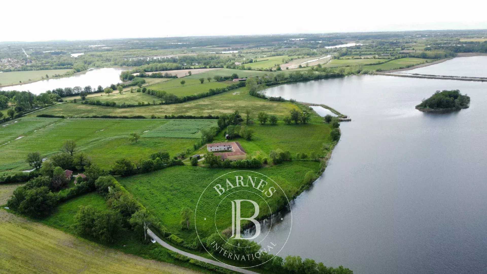 Propriété Villars-les-Dombes  -  ref 84805612 (picture 1)