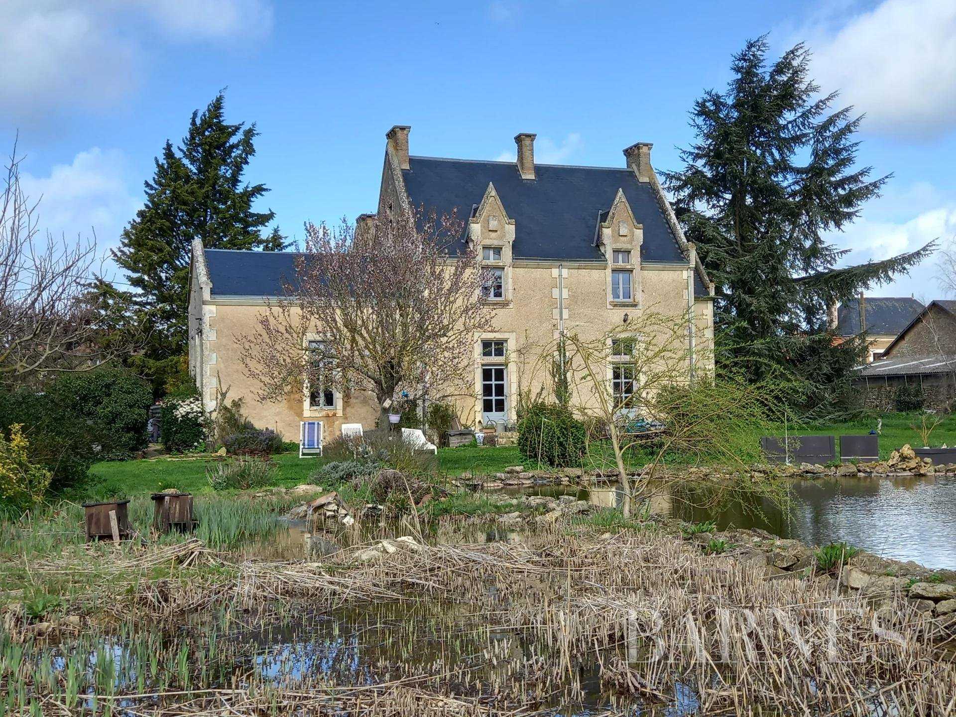 Manoir Mirebeau  -  ref 82320347 (picture 3)