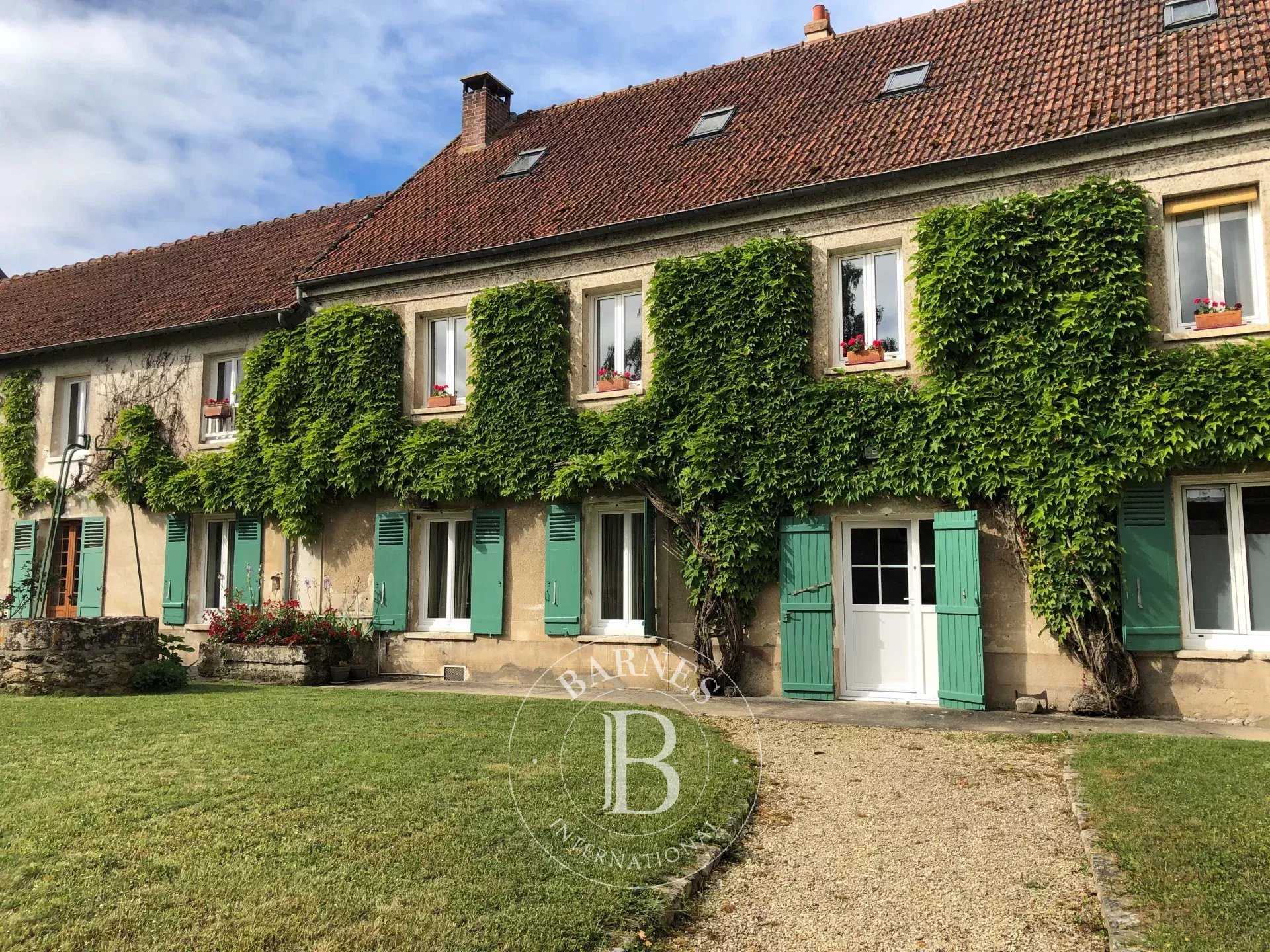 Maison Saint-Vrain  -  ref 86082159 (picture 1)