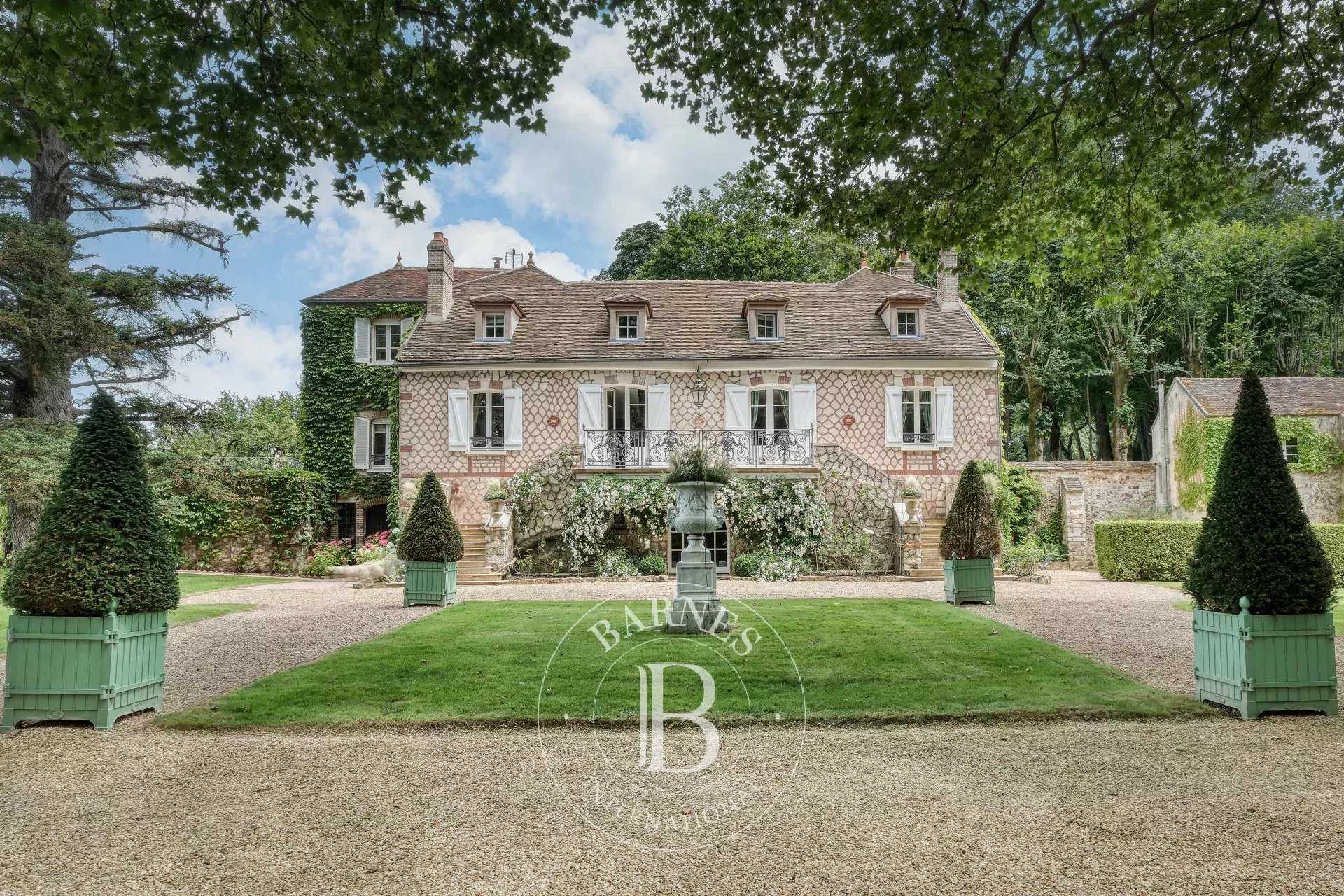 Manoir Fontainebleau  -  ref 85063516 (picture 3)