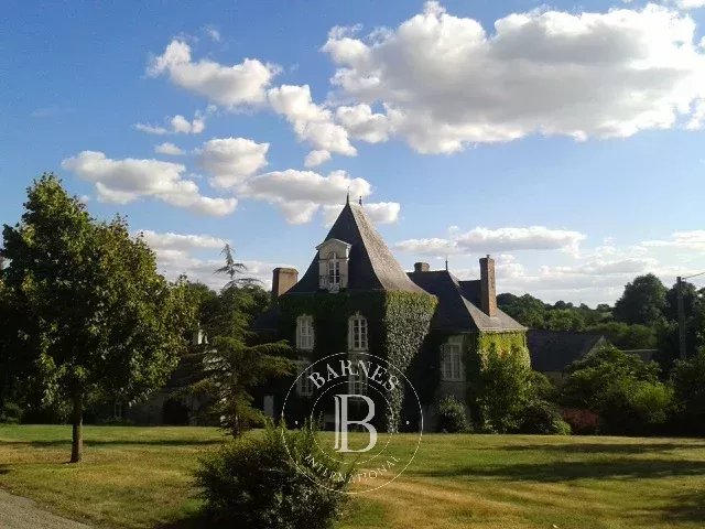 Manoir Châteaubriant  -  ref 85607931 (picture 1)