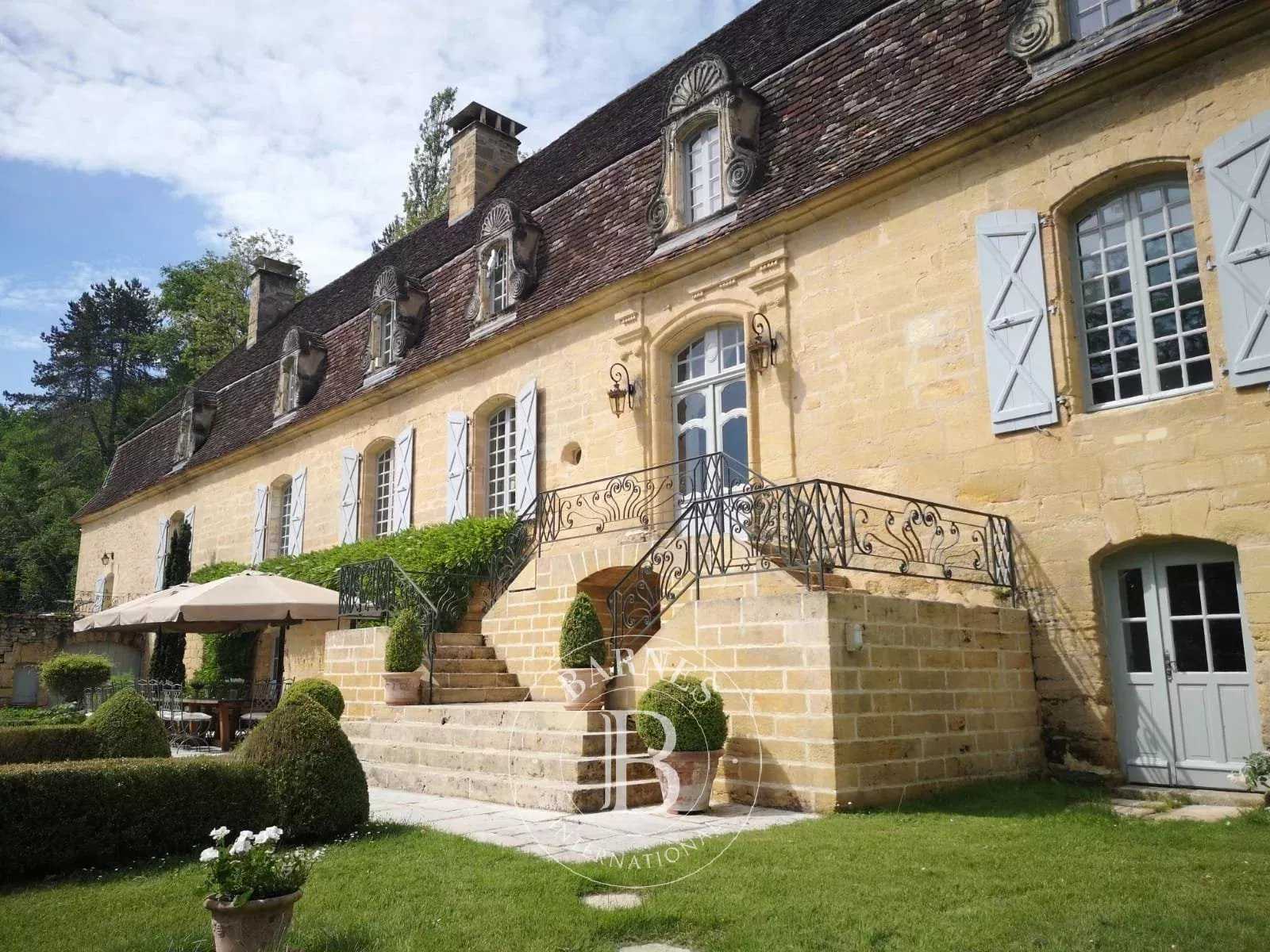 Castle Montignac  -  ref 85845481 (picture 2)