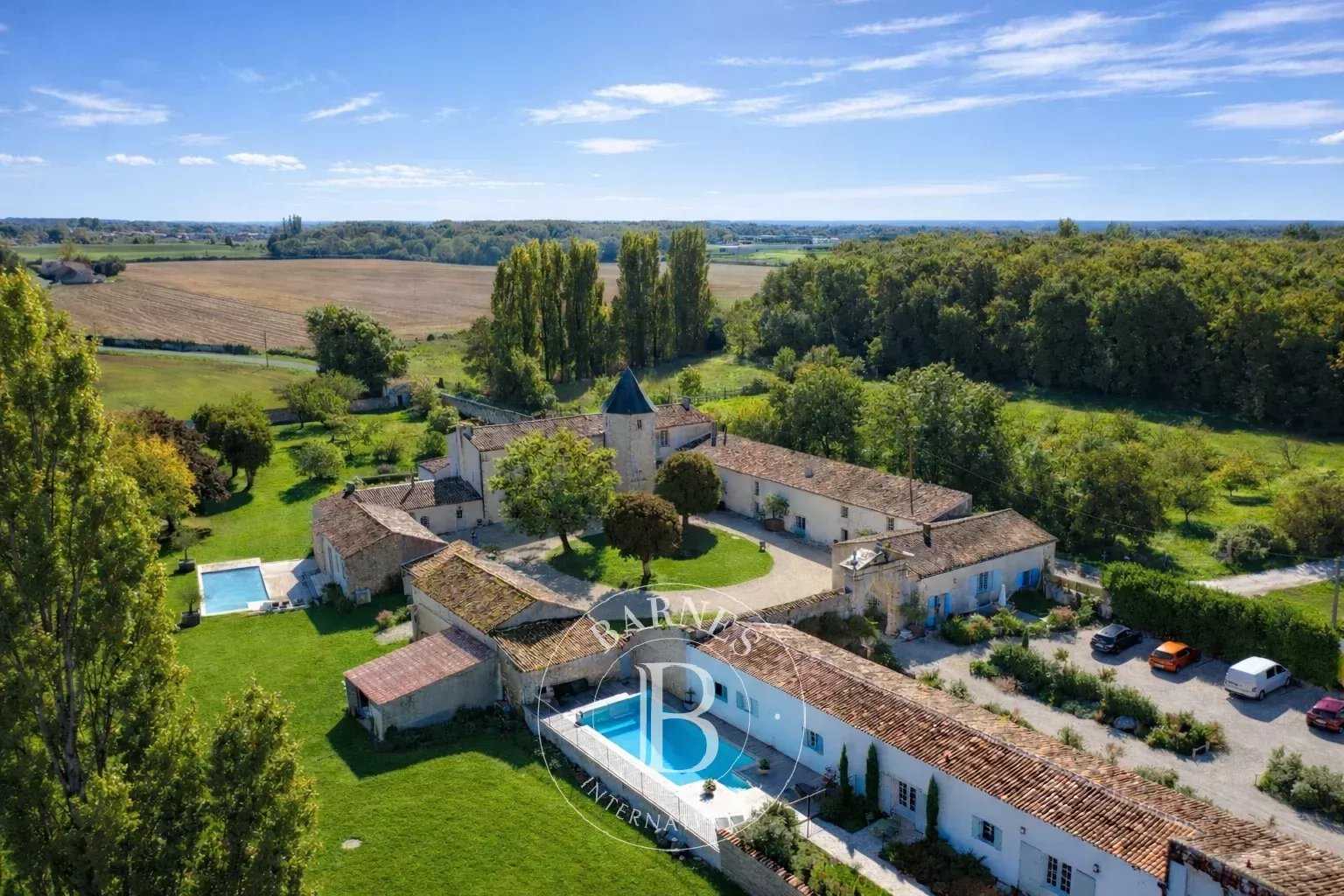 Château Royan  -  ref 86360992 (picture 2)