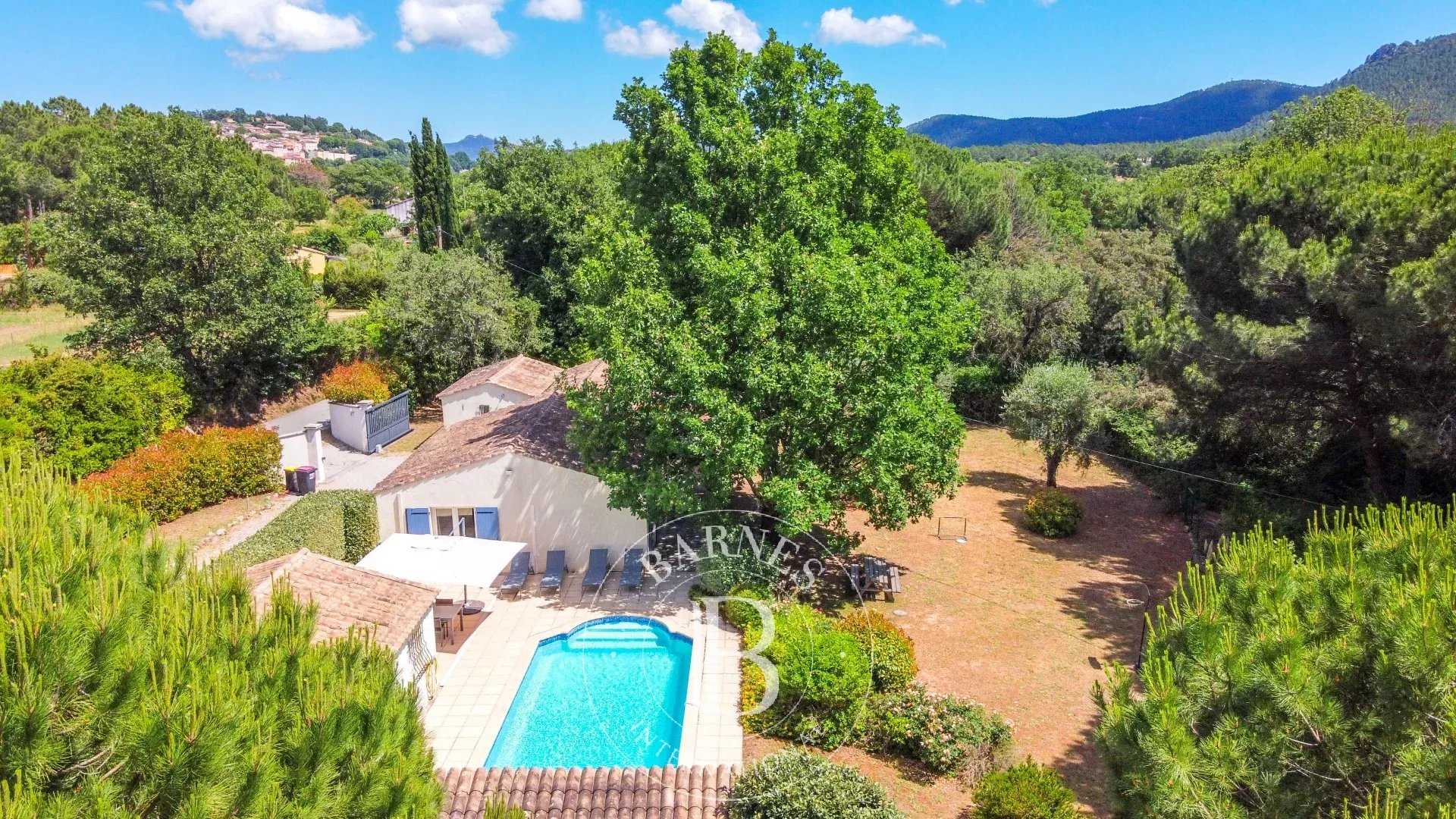 Maison Bagnols-en-Forêt  -  ref 87086594 (picture 1)