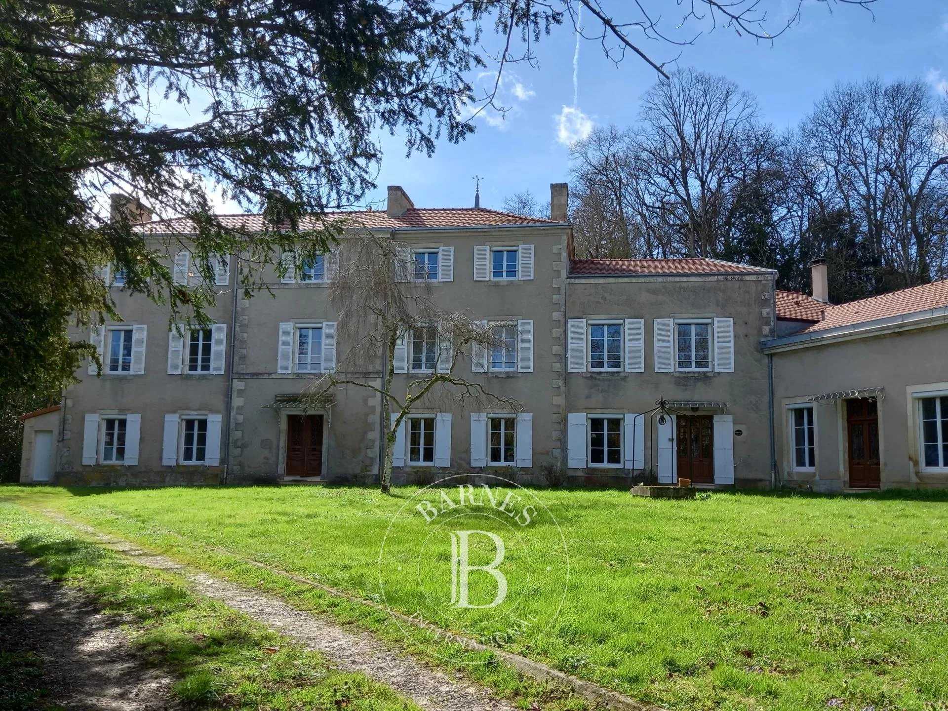 Maison Poitiers  -  ref 82272664 (picture 1)