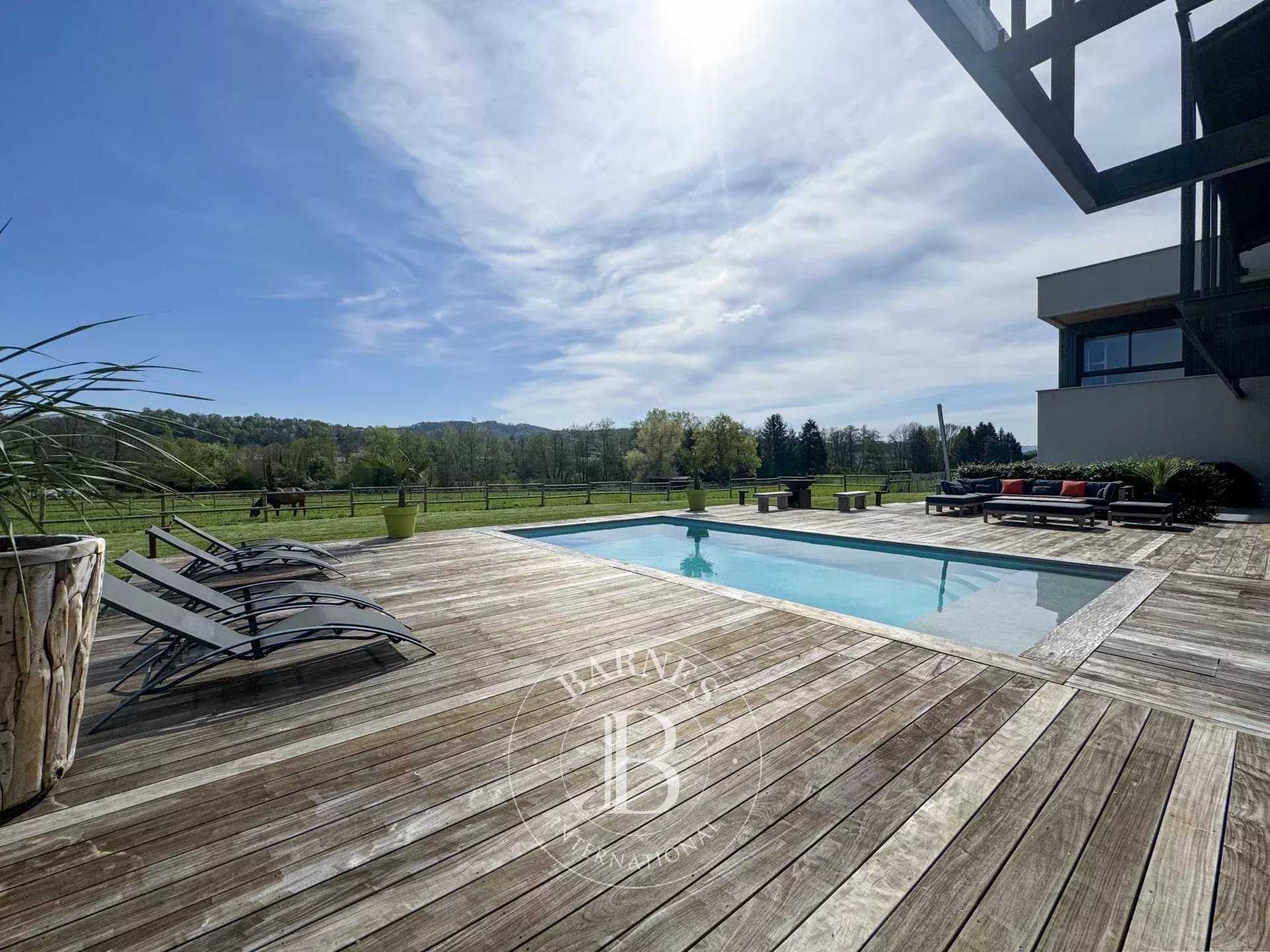 Maison Les Abrets en Dauphiné  -  ref 85950299 (picture 2)
