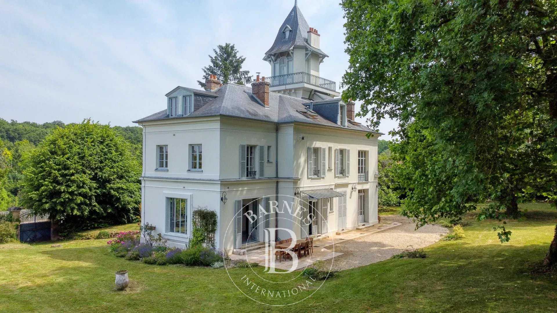 Manoir Fontainebleau  -  ref 85996421 (picture 1)