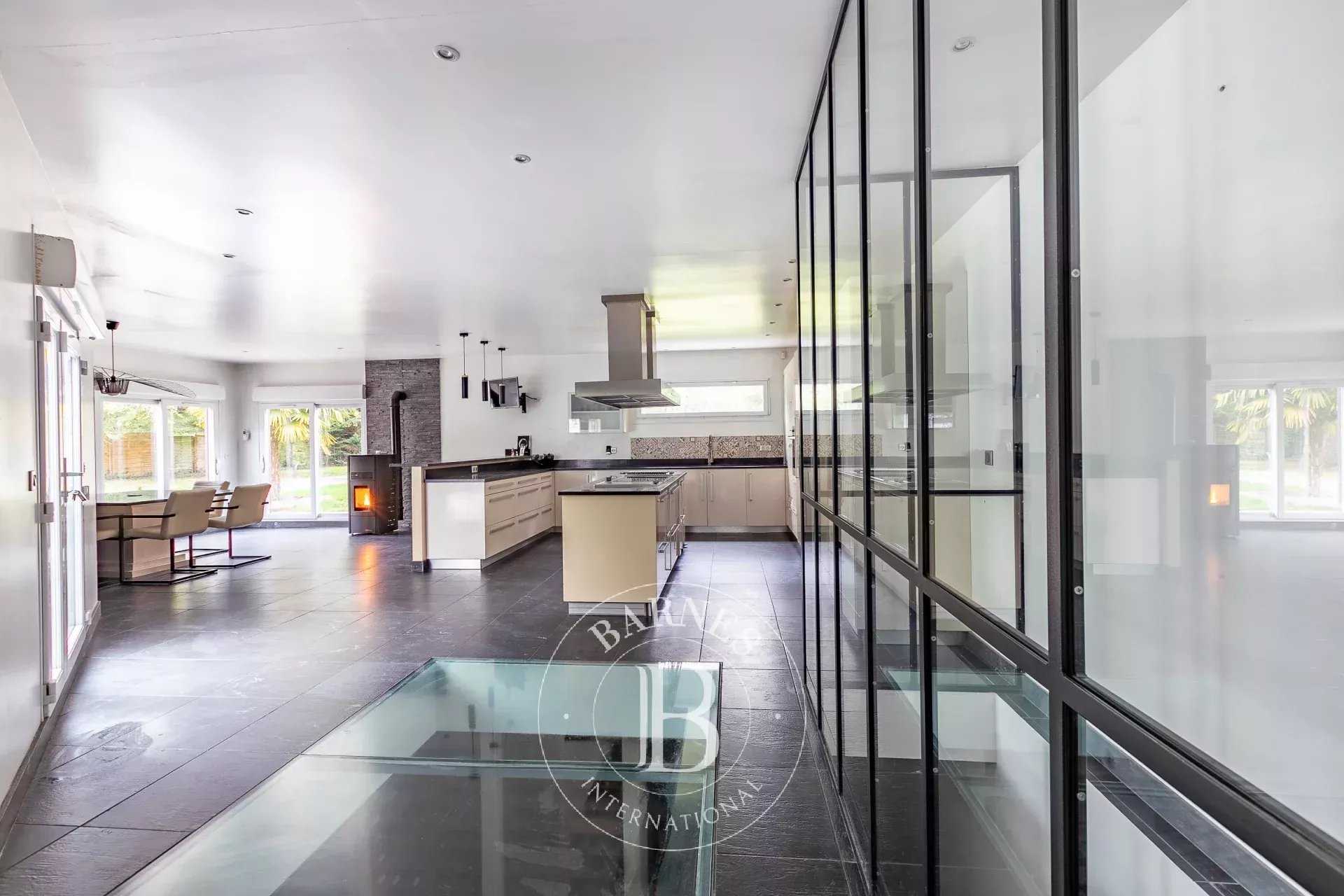 Maison Lamorlaye  -  ref 84188172 (picture 3)