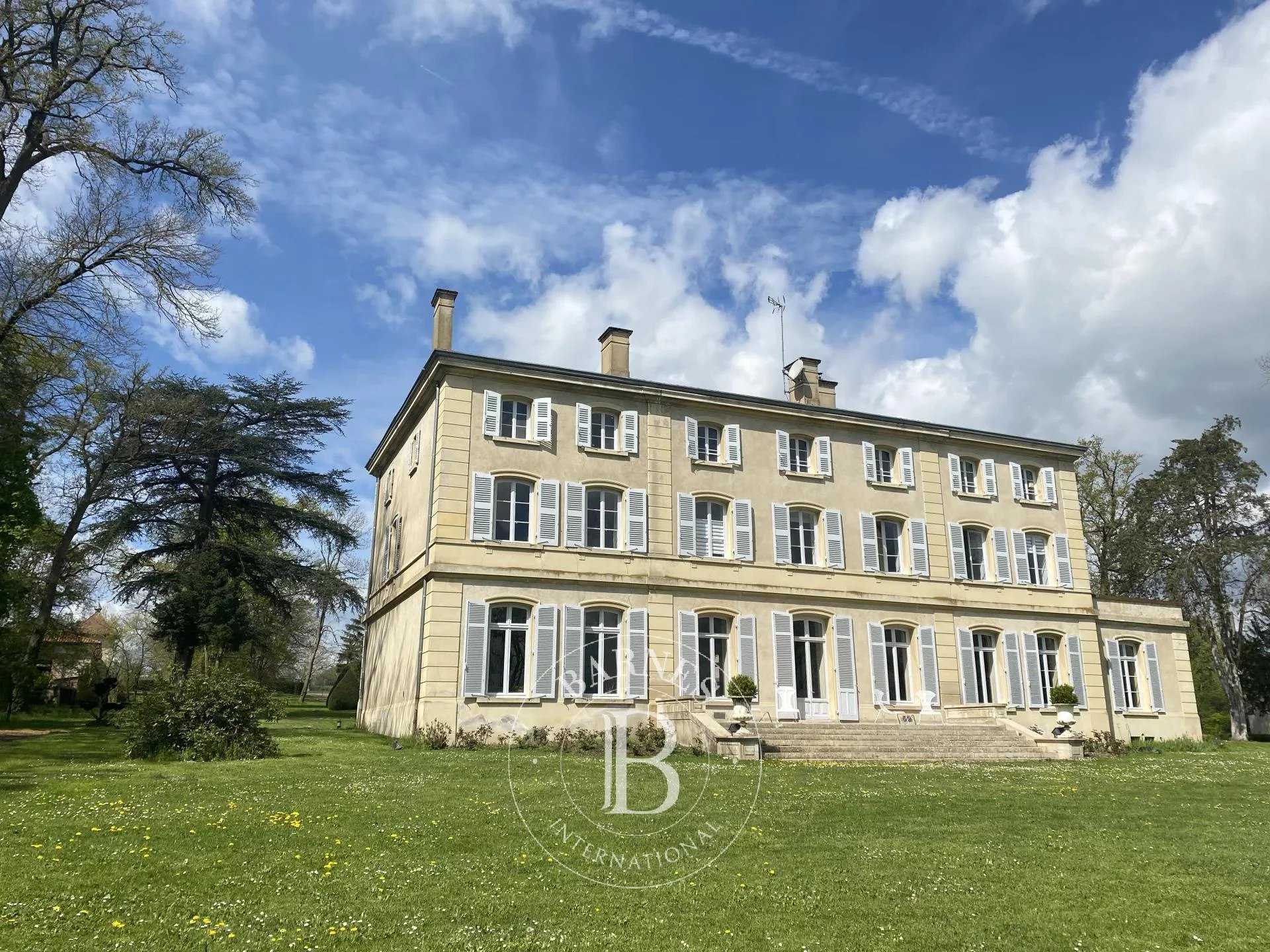 Château Feurs  -  ref 82468009 (picture 1)