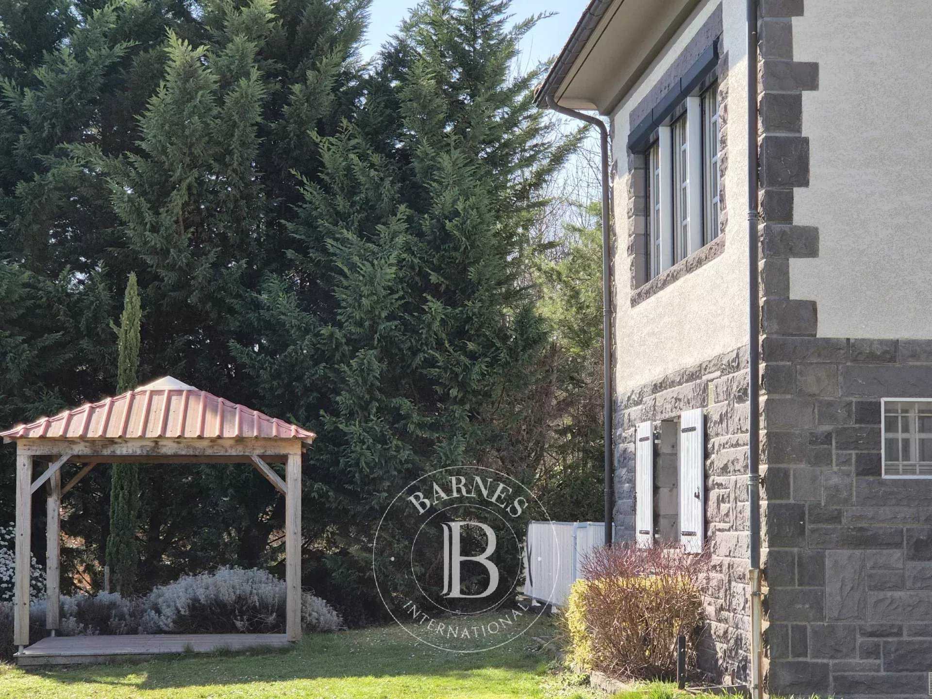 Maison Volvic  -  ref 85598787 (picture 2)