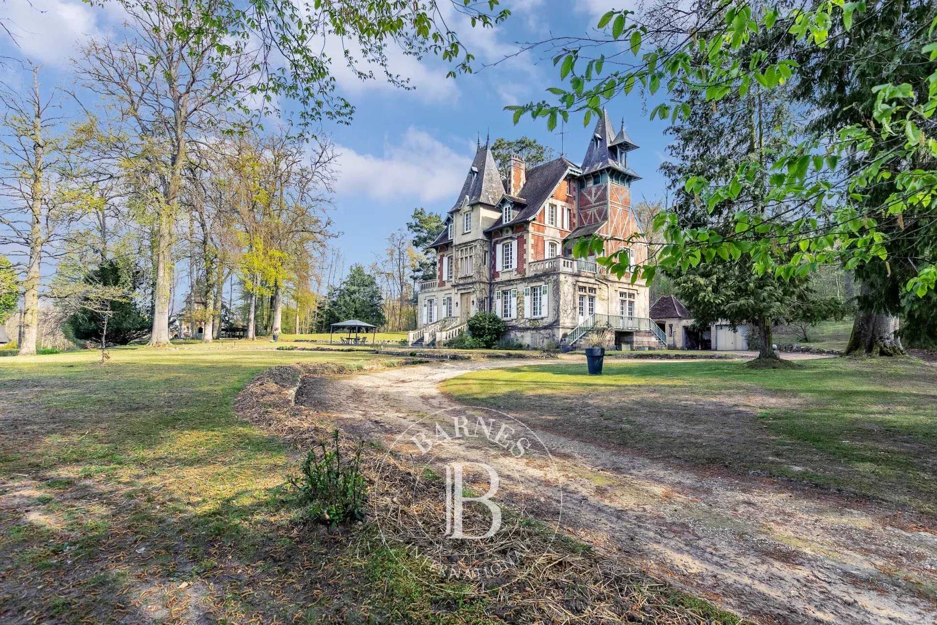 Manoir Pierrefonds  -  ref 82438238 (picture 1)