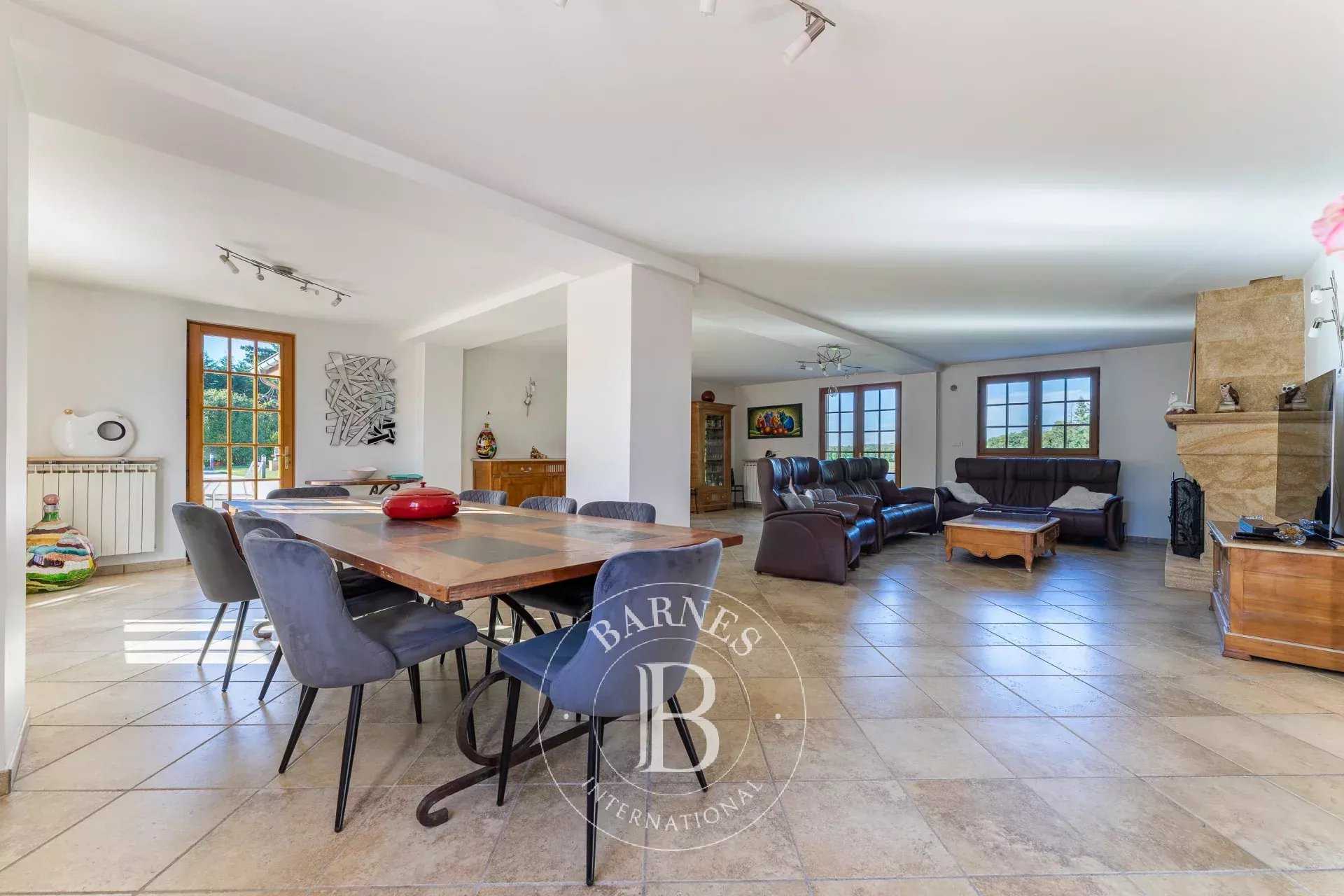 Maison La Chapelle-de-la-Tour  -  ref 86369840 (picture 2)