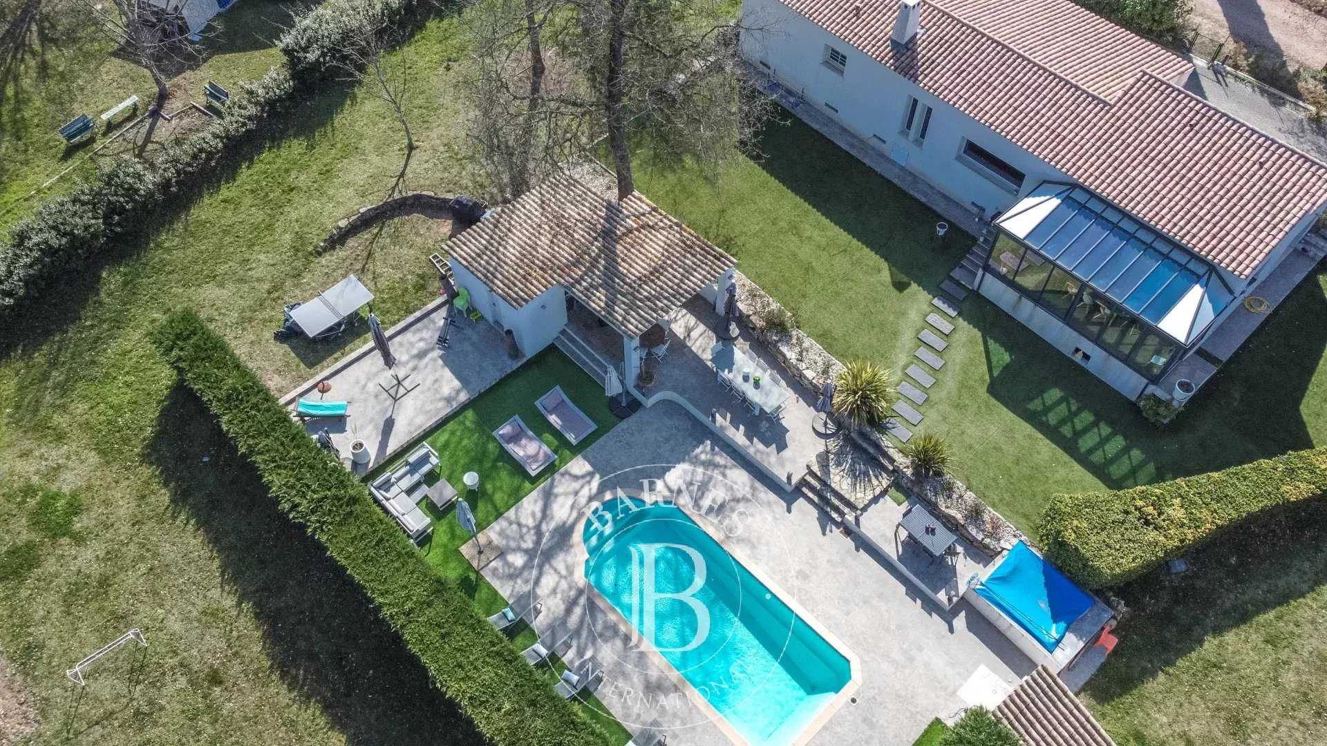 Villa Bagnols-en-Forêt  -  ref 86874194 (picture 1)