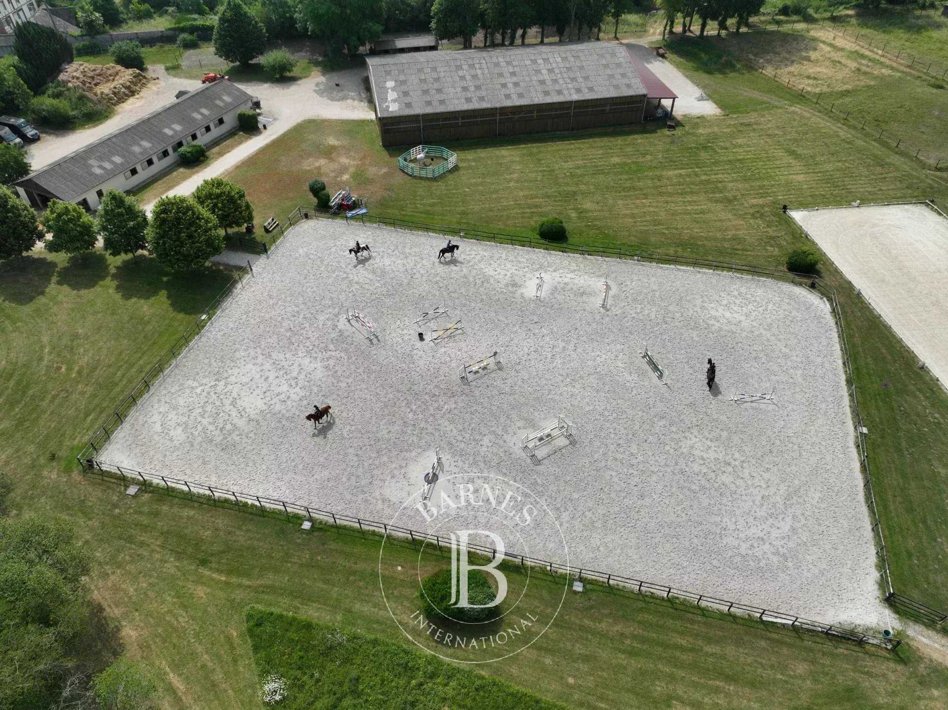 Domaine équestre Chambray  -  ref 82682954 (picture 1)