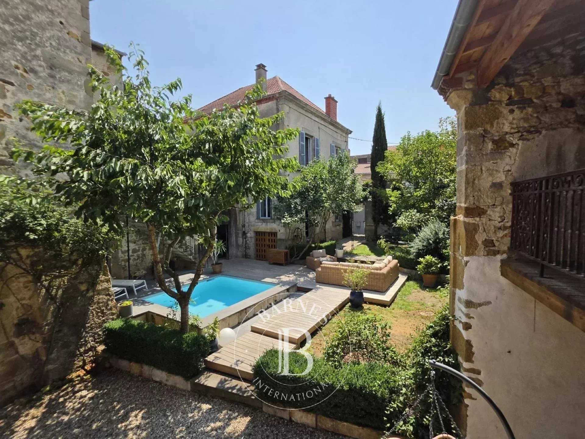 Maison Vic-le-Comte  -  ref 87157322 (picture 1)