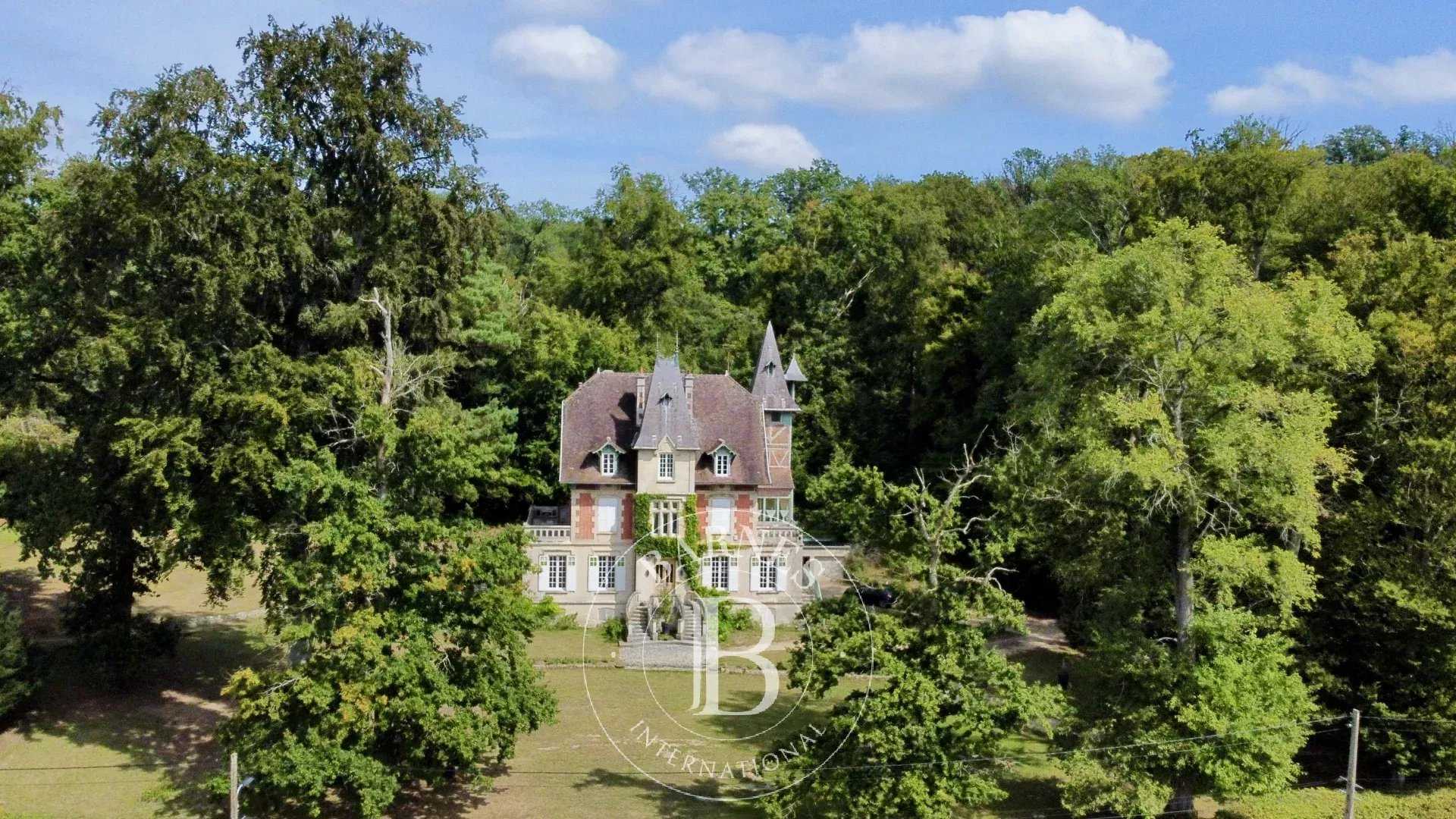 Manoir Pierrefonds  -  ref 82438238 (picture 2)