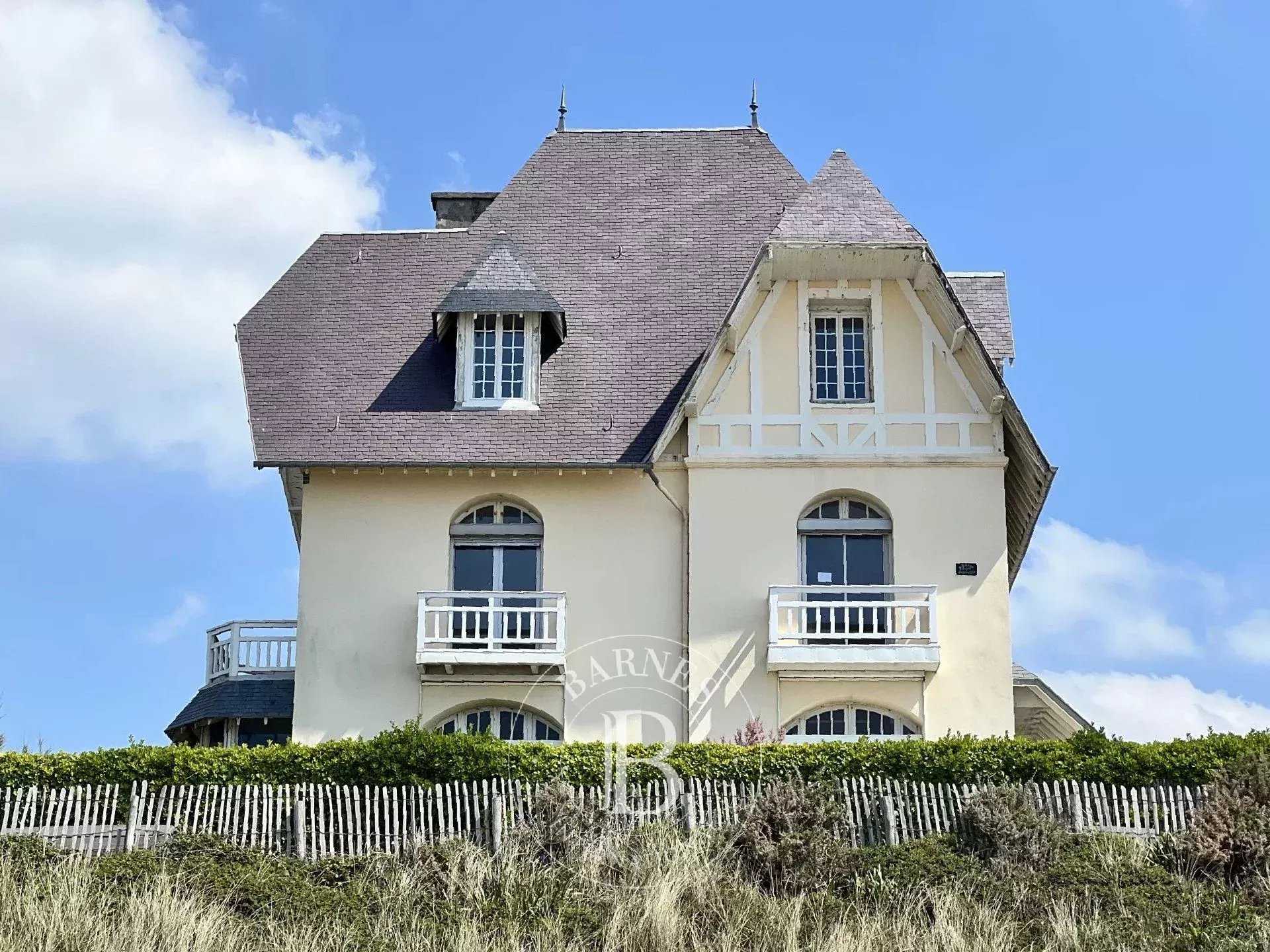 Villa Jullouville  -  ref 85856034 (picture 1)