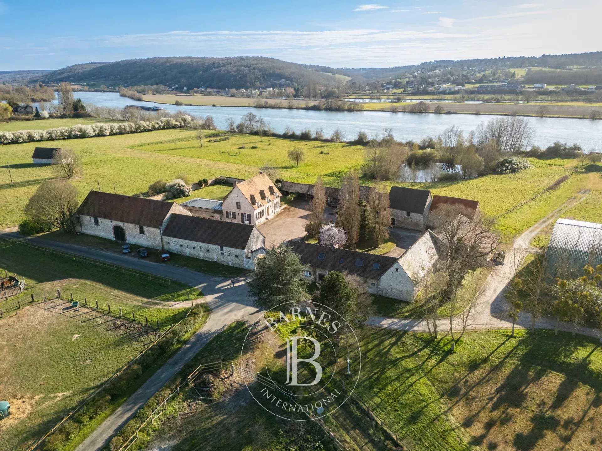 Domaine équestre Vernon  -  ref 85471155 (picture 1)