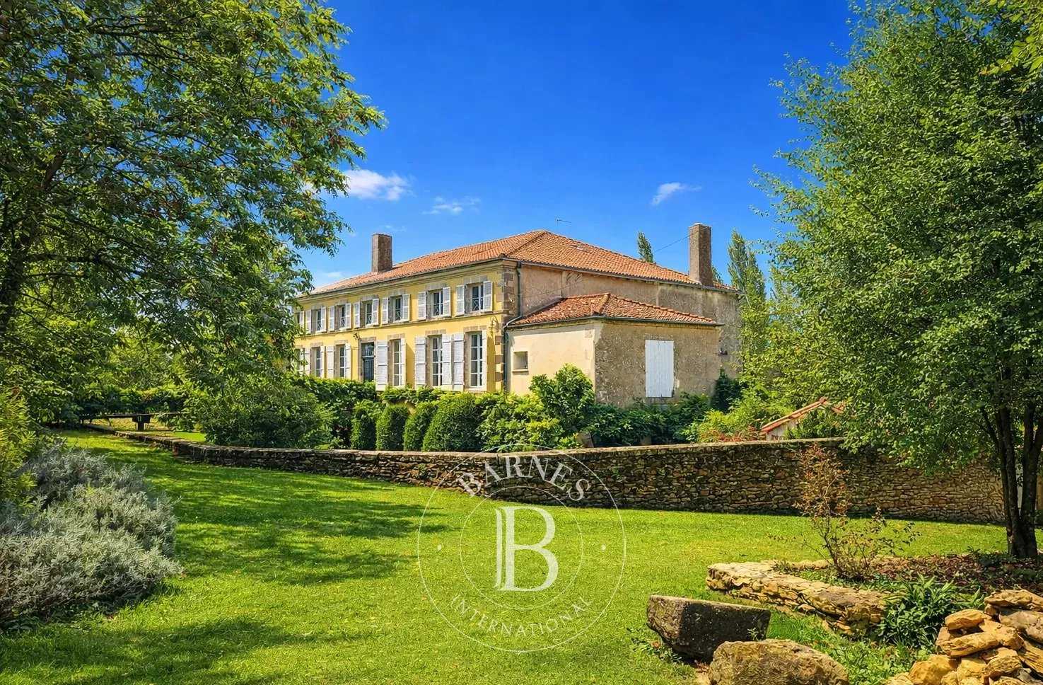 Château Parthenay  -  ref 83843171 (picture 2)