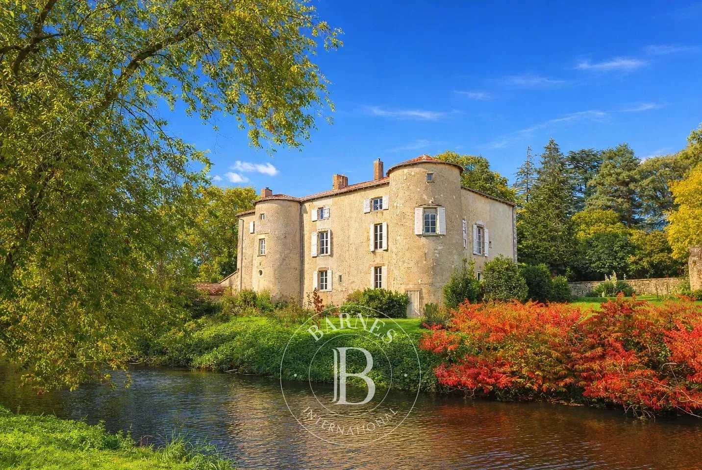 Château Parthenay  -  ref 83843171 (picture 1)