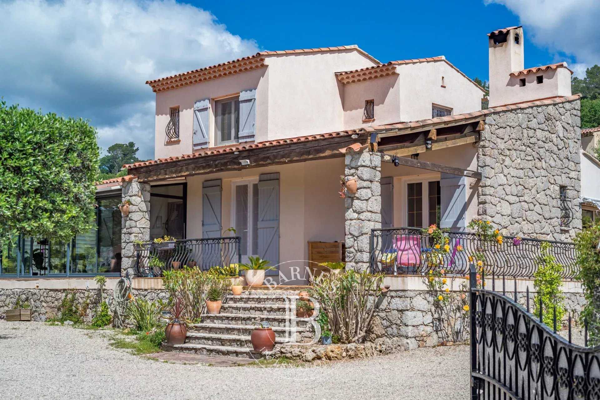 Bagnols-en-Forêt  - Maison 7 Pi&egrave;ces 3 Chambres