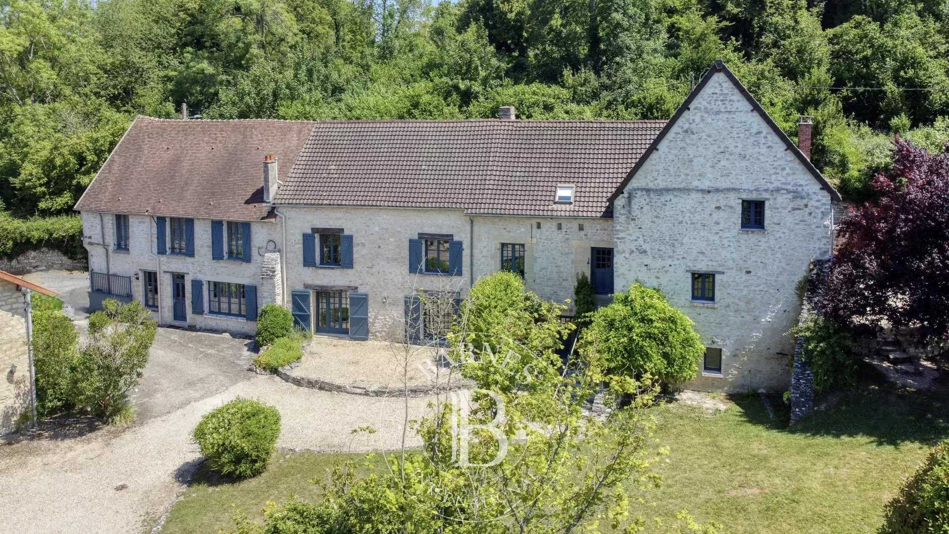 House Parnes  -  ref 85848156 (picture 1)