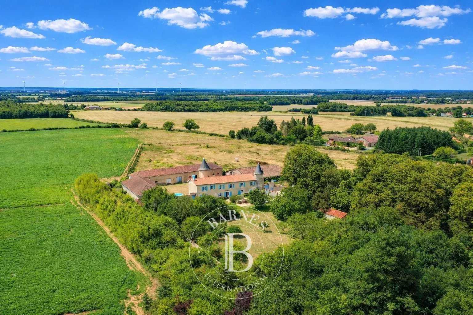 Maison Civray  -  ref 86183137 (picture 2)