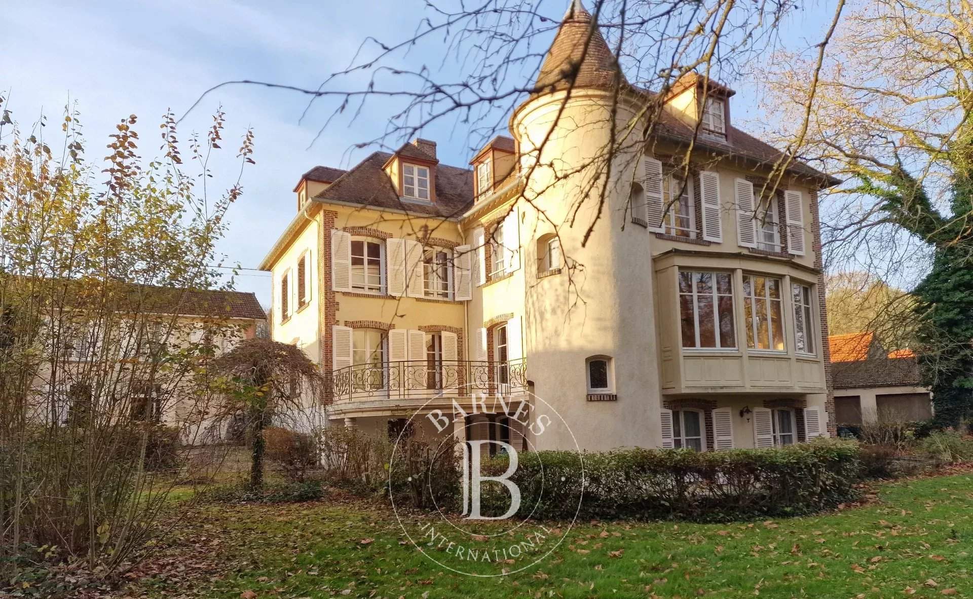 Poigny-la-Forêt  - Maison 13 Pi&egrave;ces 6 Chambres - picture 1