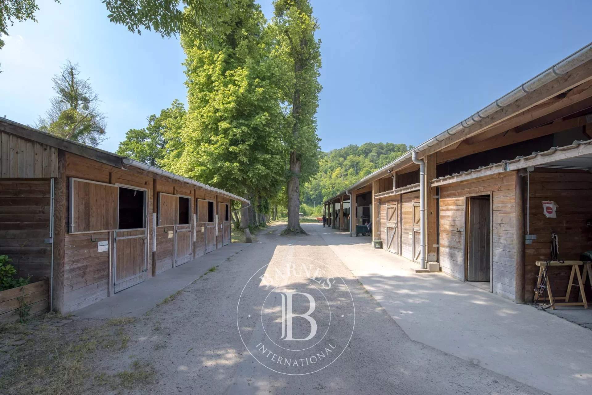 Chambray  - Property 12 Bedrooms - picture 7