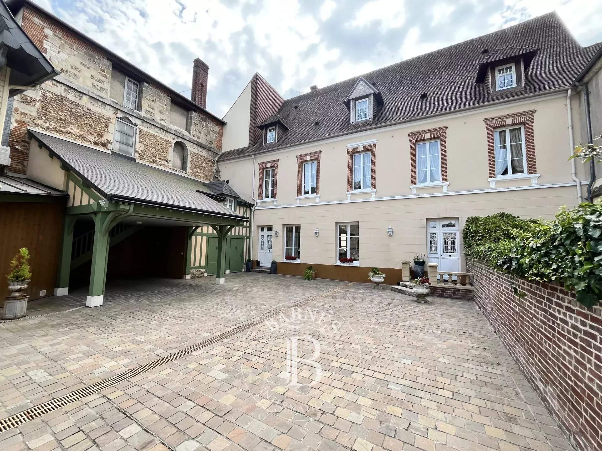 Bernay  - Mansion 6 Bedrooms - picture 1