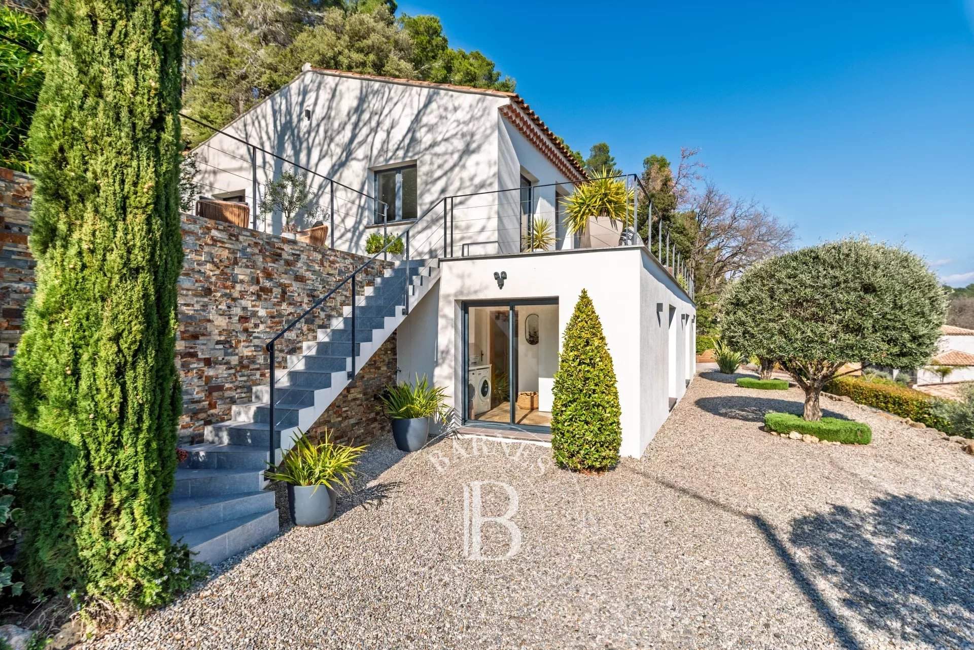 Bagnols-en-Forêt  - Maison 7 Pi&egrave;ces 3 Chambres - picture 6