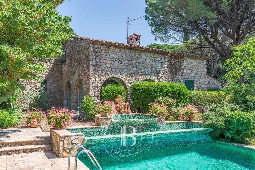 Bagnols-en-Forêt  - Mas 16 Pi&egrave;ces 10 Chambres - picture 1