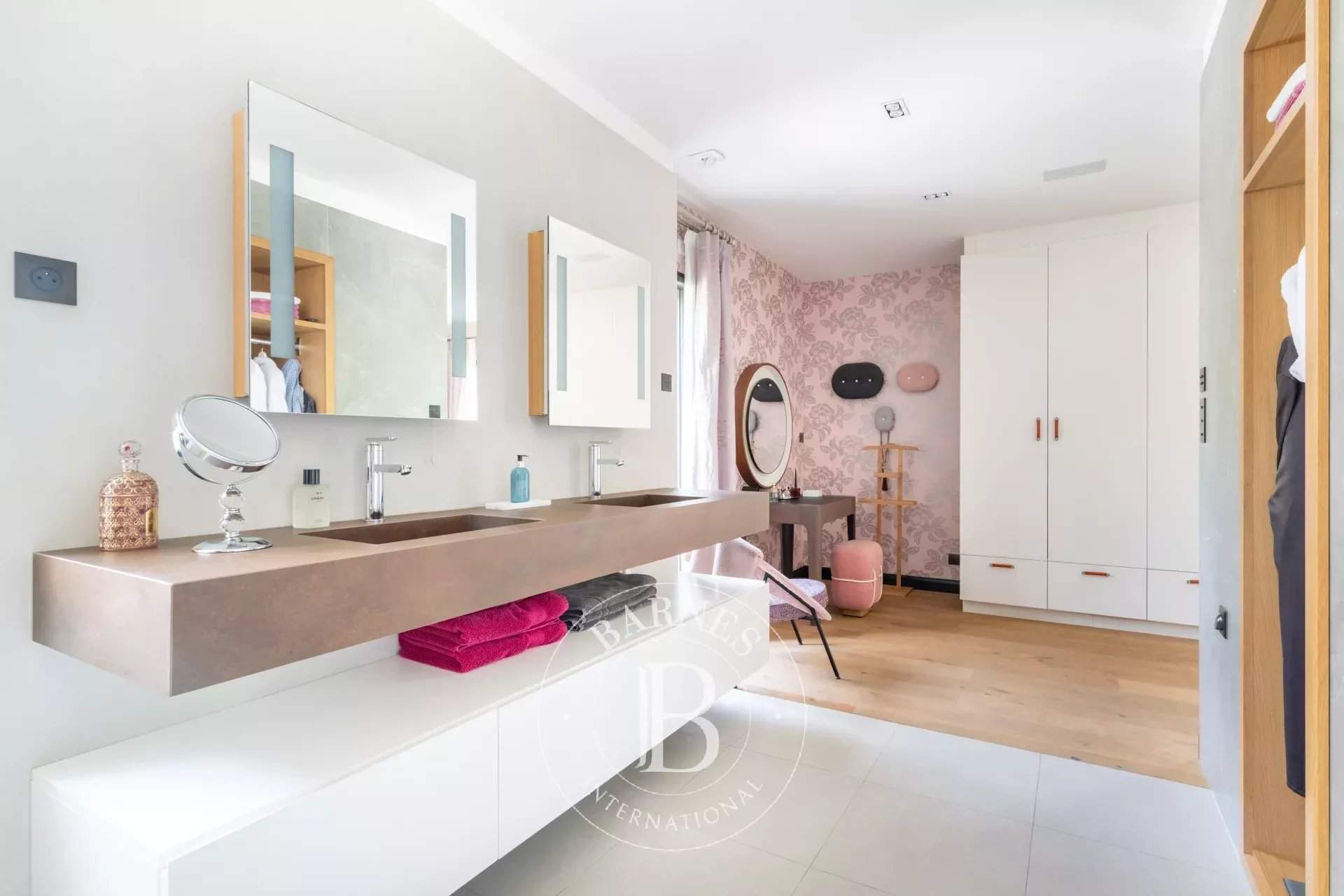 Barbizon  - Propriété 15 Pi&egrave;ces 8 Chambres - picture 12