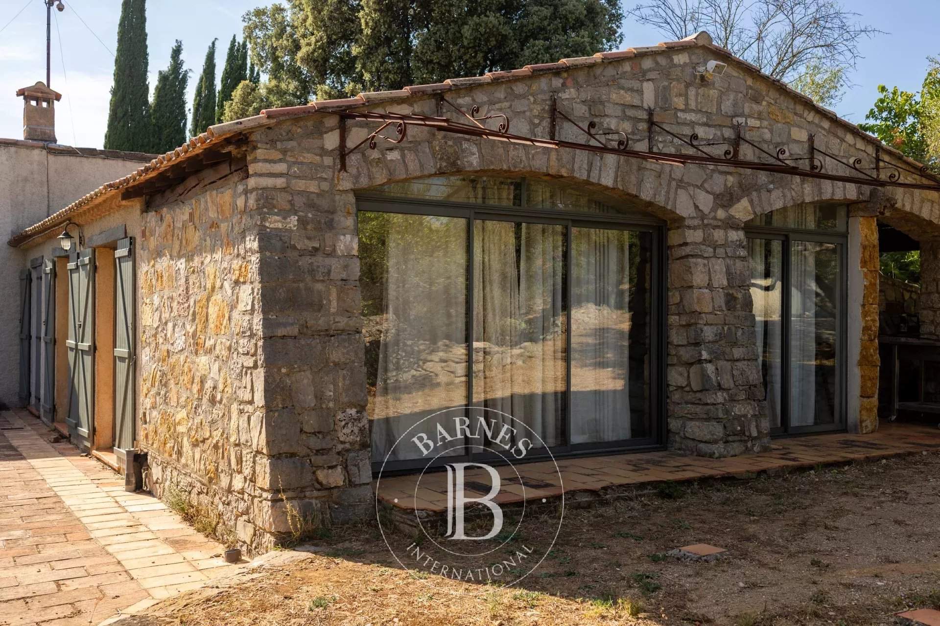 Entrecasteaux  - Property 13 Bedrooms - picture 11