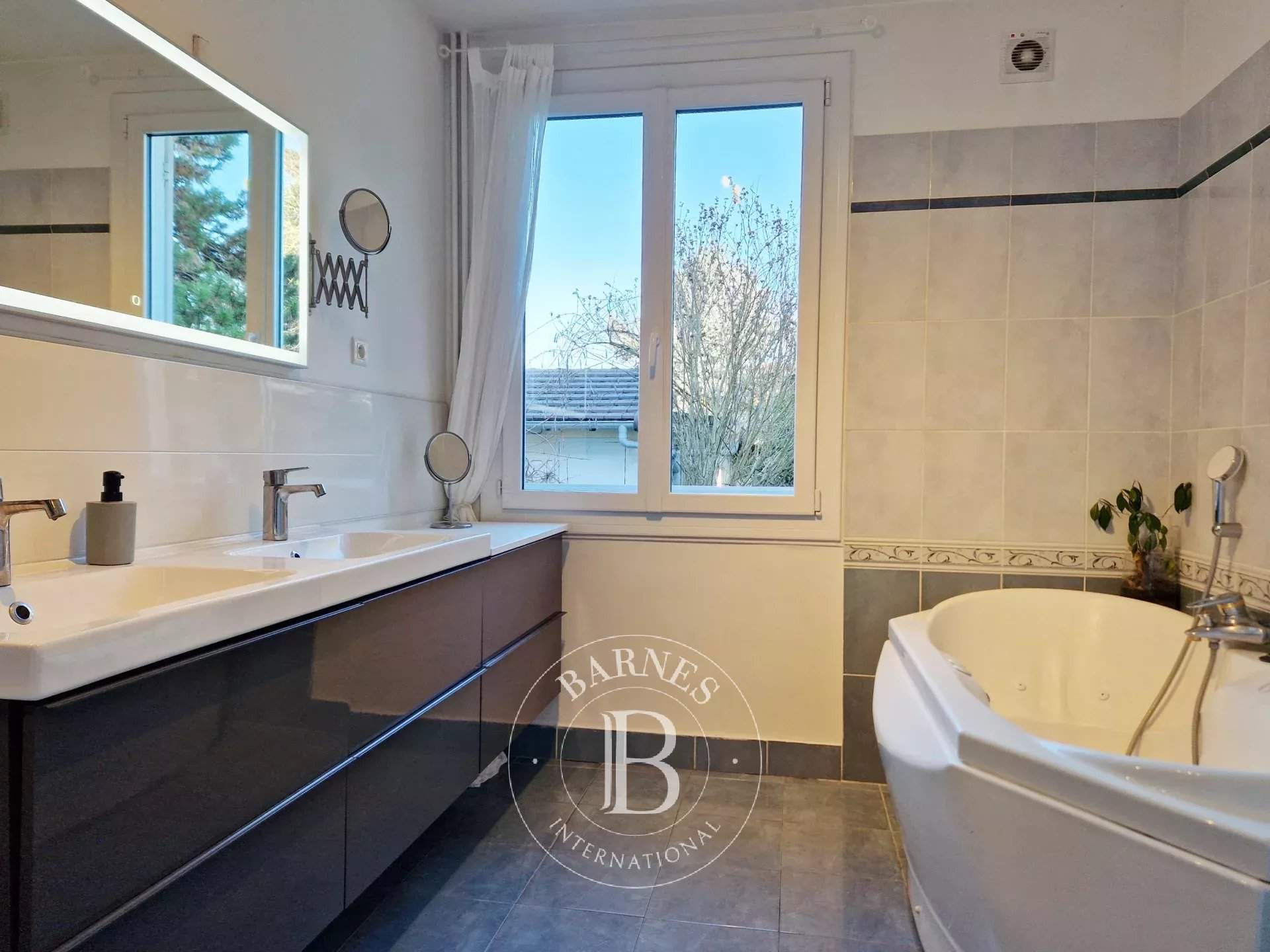 Soisy-sous-Montmorency  - Maison 8 Pi&egrave;ces 4 Chambres - picture 12