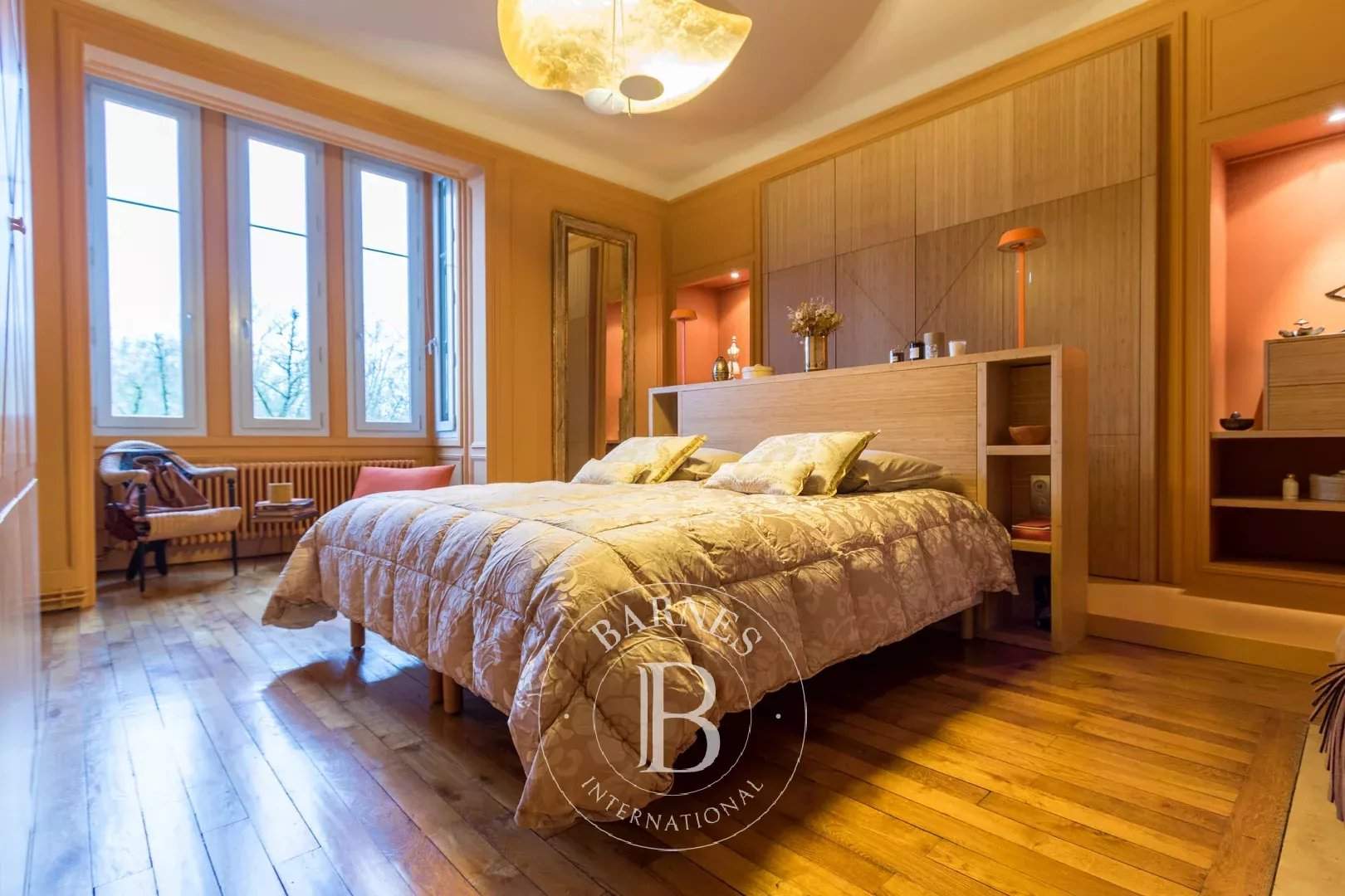 Dijon  - Hôtel particulier 11 Pi&egrave;ces 5 Chambres - picture 8