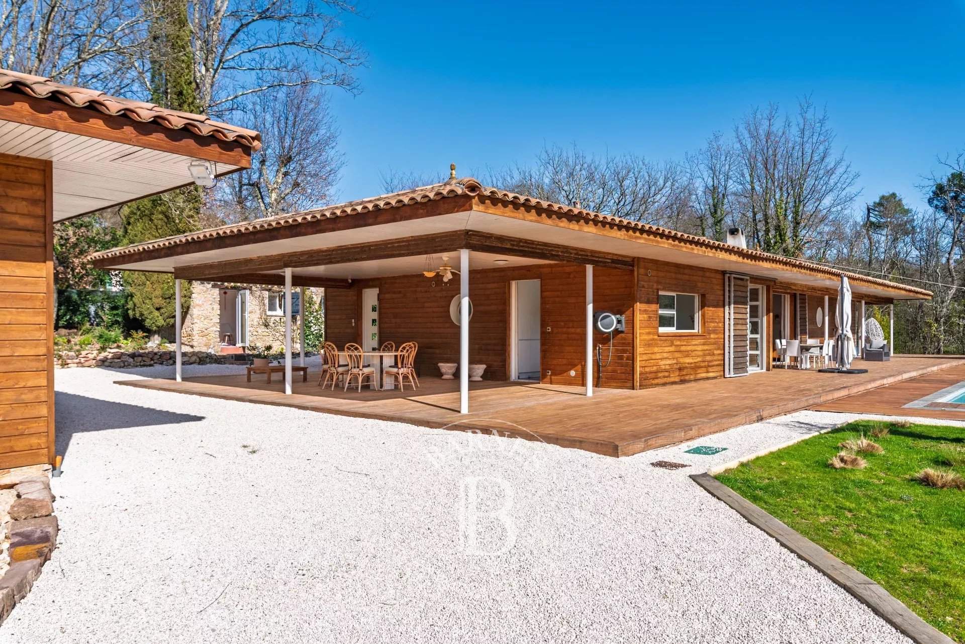 Bagnols-en-Forêt  - Villa 10 Pi&egrave;ces 4 Chambres - picture 5